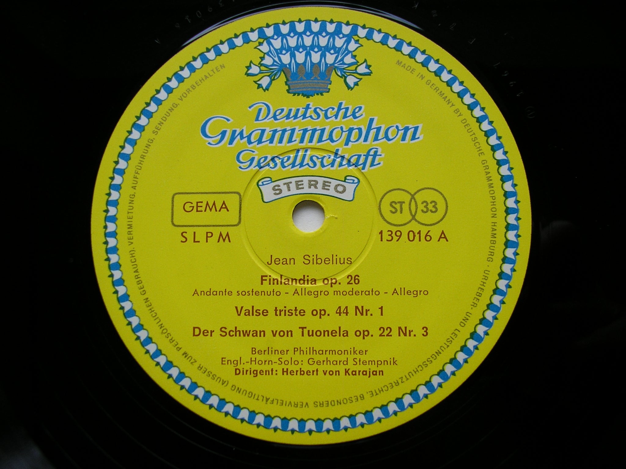 SIBELIUS: FINLANDIA / VALSE TRISTE / TAPIOLA / THE SWAN     KARAJAN / BERLIN PHILHARMONIC     139 016