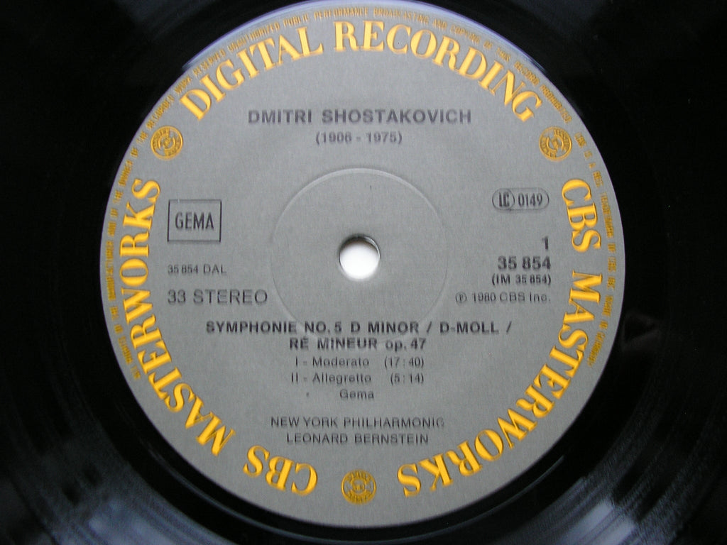 SHOSTAKOVICH: SYMPHONY No. 5      BERNSTEIN / NEW YORK PHILHARMONIC     35854