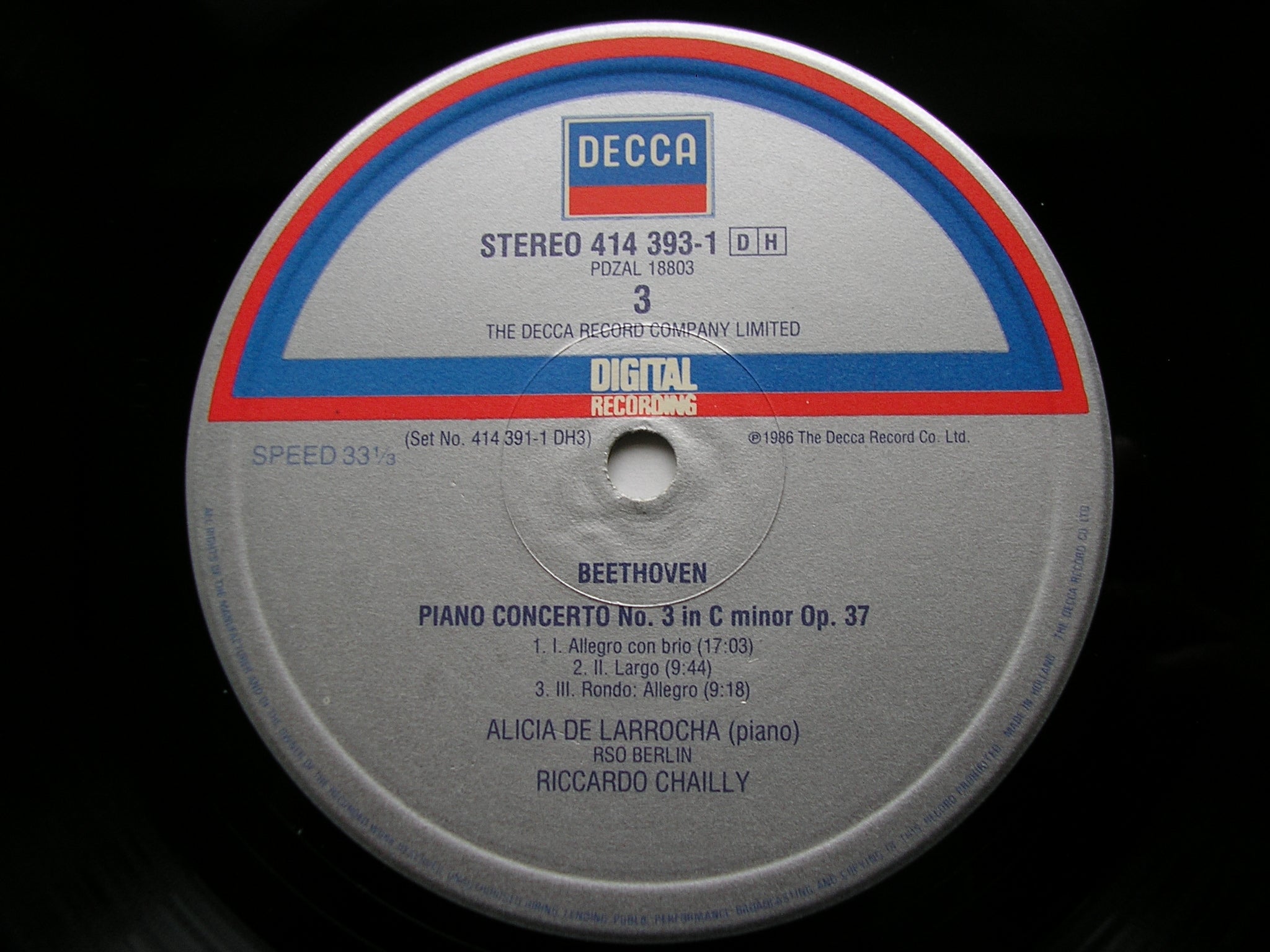 BEETHOVEN: THE PIANO CONCERTOS / CHORAL FANTASIA     DE LARROCHA / BERLIN RADIO SYMPHONY / CHAILLY    3LP      414 391