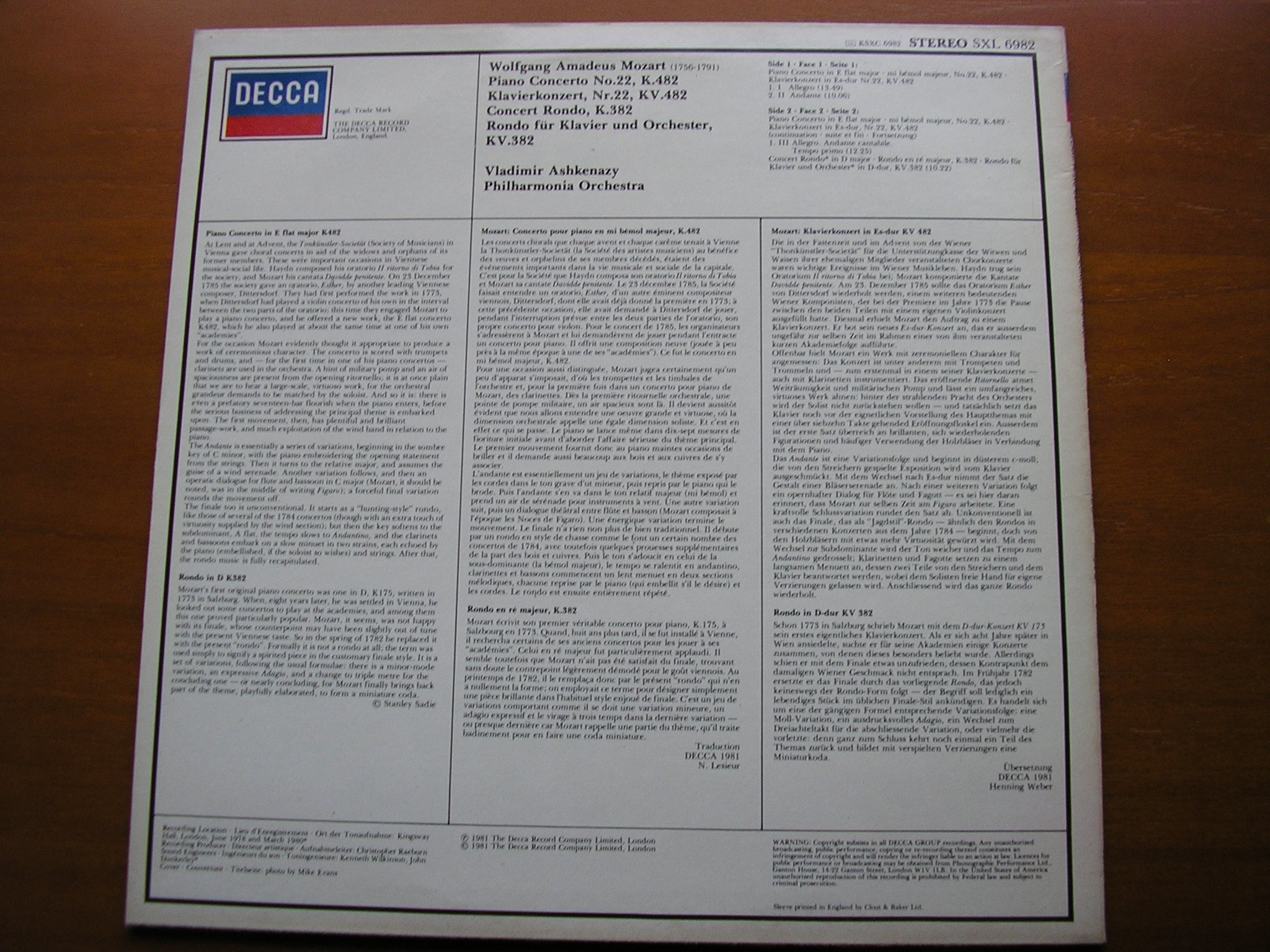 SXL 6982 MOZART: PIANO CONCERTO No. 22 / RONDO K382 ASHKENAZY / PHILHARMONIA
