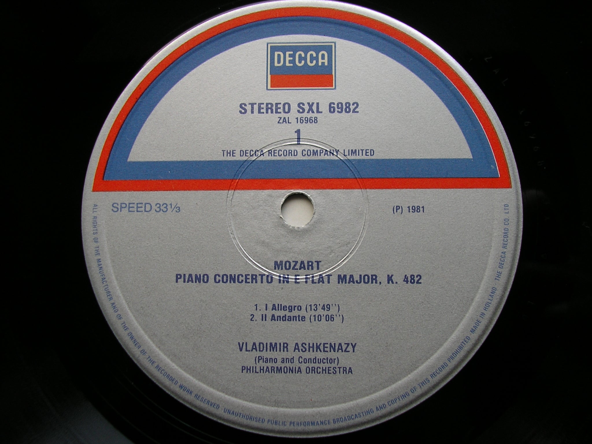 SXL 6982 MOZART: PIANO CONCERTO No. 22 / RONDO K382 ASHKENAZY / PHILHARMONIA