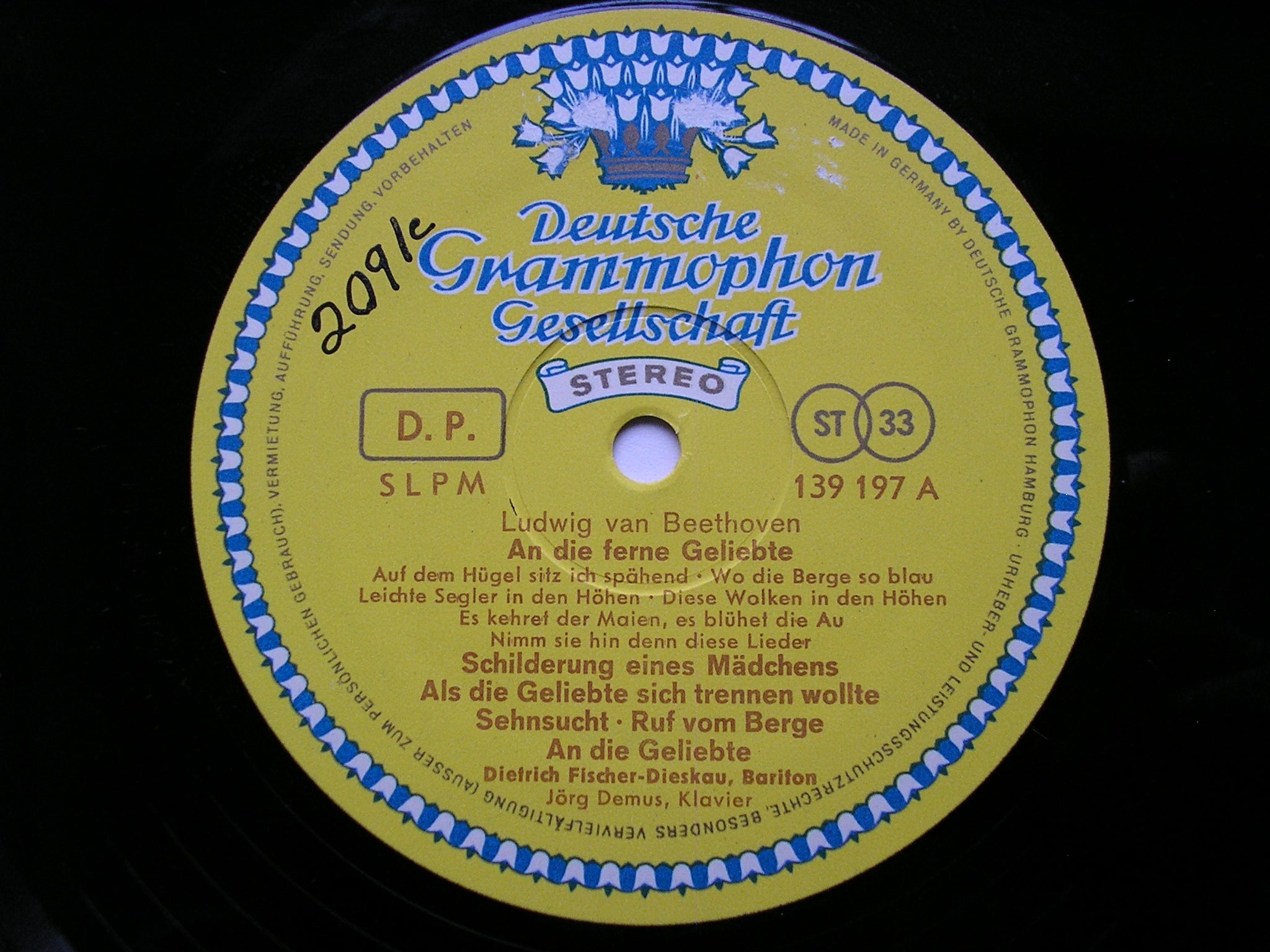 BEETHOVEN: AN DIE FERNE GELIEBTE / ADELAIDE / SONGS     FISCHER-DIESKAU / DEMUS     139 197