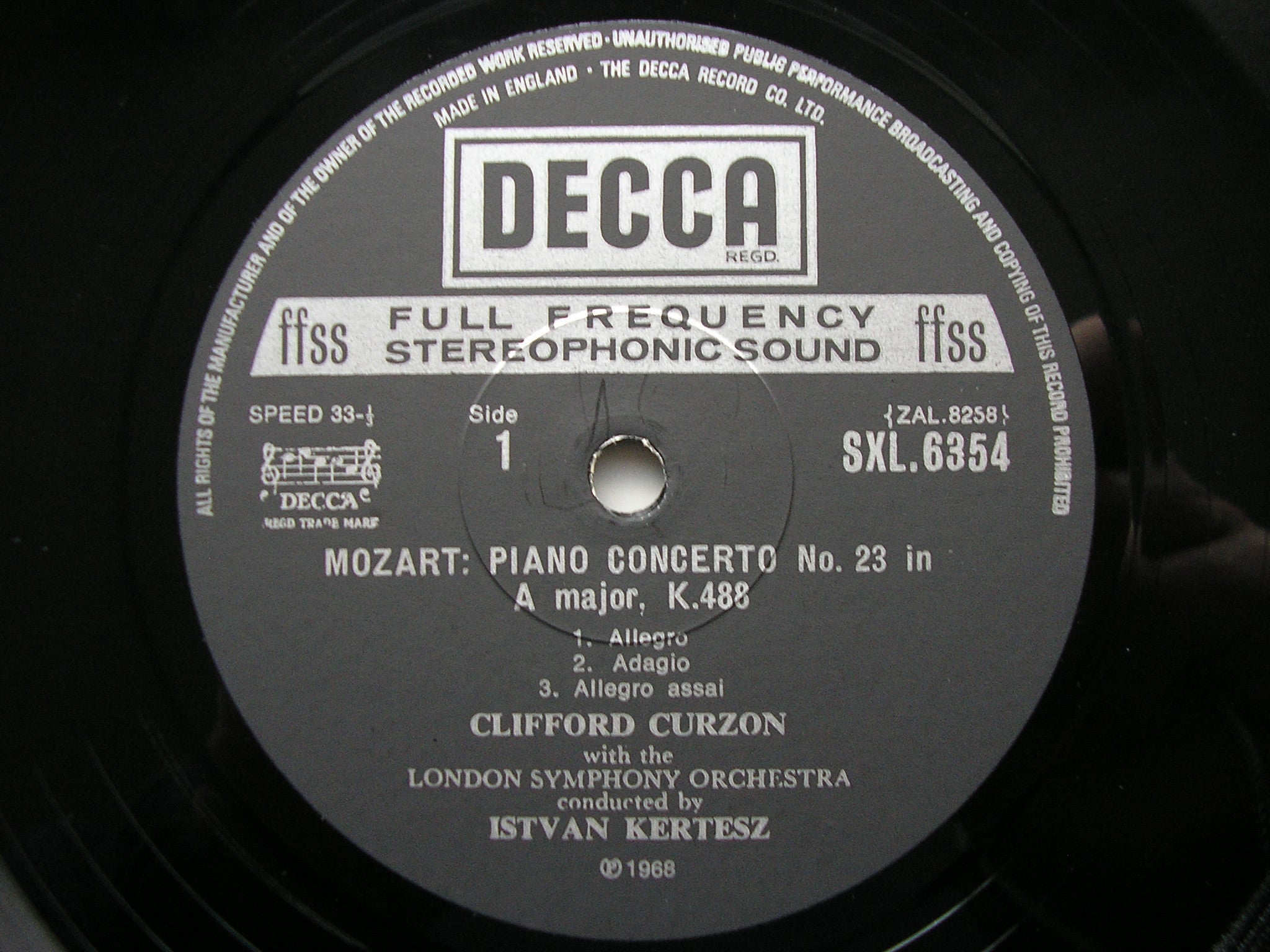 SXL 6354 MOZART: PIANO CONCERTOS Nos. 23 K488 & 24 K491 CURZON / LONDON SYMPHONY / KERTESZ