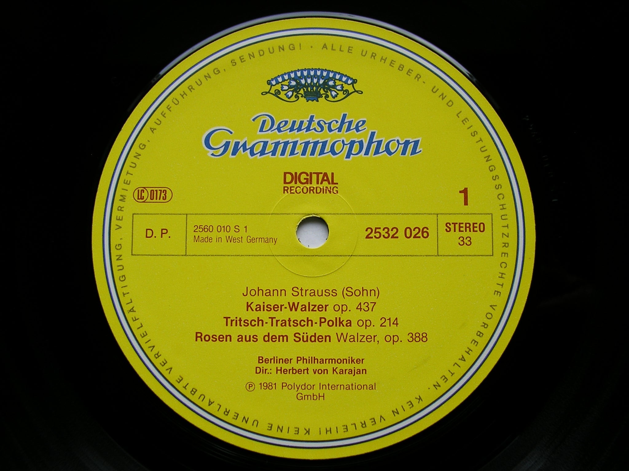 JOHANN STRAUSS: KAISER - WALZER       KARAJAN / BERLIN PHILHARMONIC     2532 026