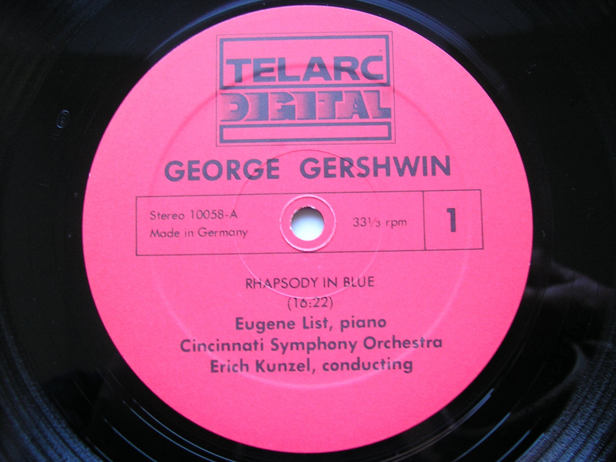 GERSHWIN: RHAPSODY IN BLUE / AN AMERICAN IN PARIS     LIST / CINCINNATI SYMPHONY / KUNZEL     DG-10058