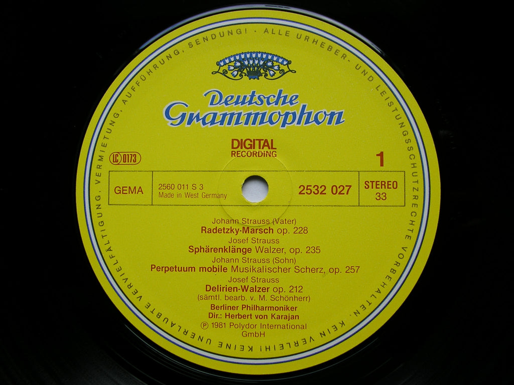 JOHANN & JOSEF STRAUSS: RADETZKY - MARSCH       KARAJAN / BERLIN PHILHARMONIC     2532 027