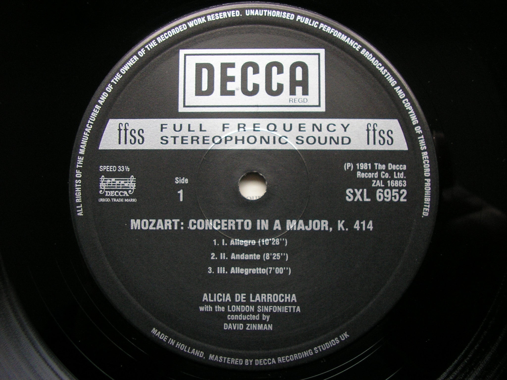 SXL 6952 ALICIA DE LARROCHA PLAYS CONCERTOS BY MOZART / BACH / HAYDN LONDON SINFONIETTA / ZINMAN