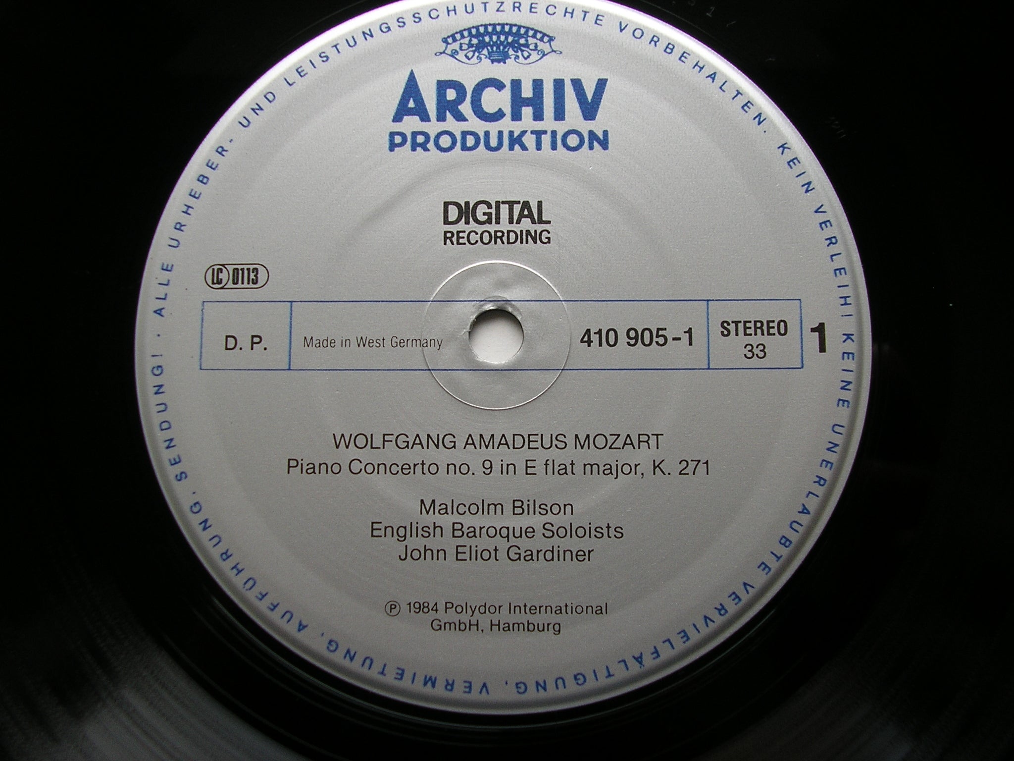 MOZART: THE PIANO CONCERTOS     MALCOLM BILSON / ENGLISH BAROQUE SOLOISTS / GARDINER     DG ARCHIV    8 LP + 2 CD