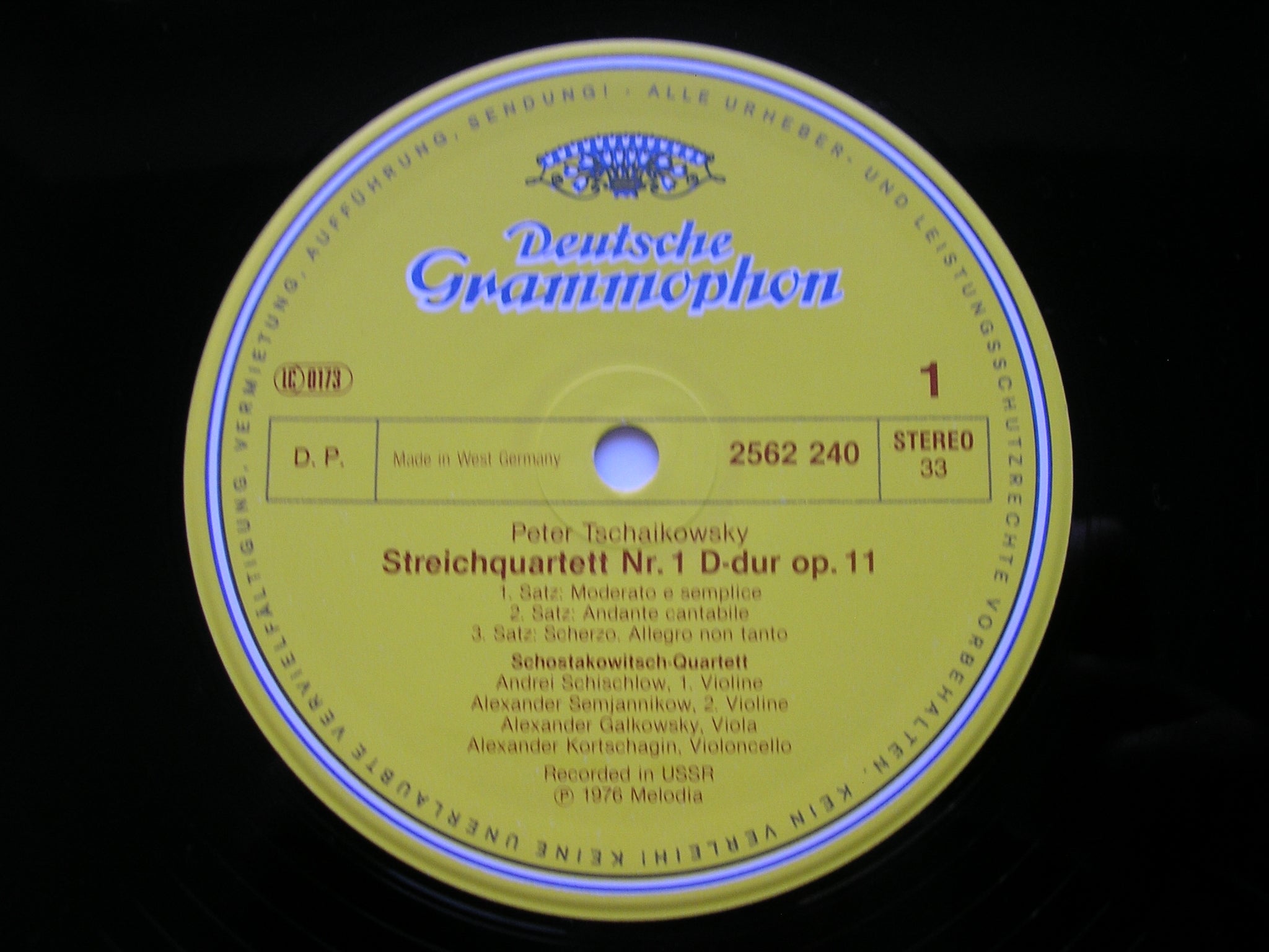 TCHAIKOVSKY: THE STRING QUARTETS   THE SHOSTAKOVICH QUARTET   3 LP     2740 236