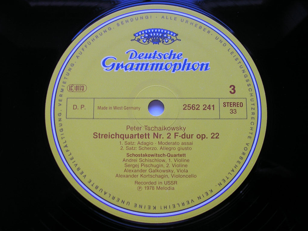 TCHAIKOVSKY: THE STRING QUARTETS   THE SHOSTAKOVICH QUARTET   3 LP     2740 236