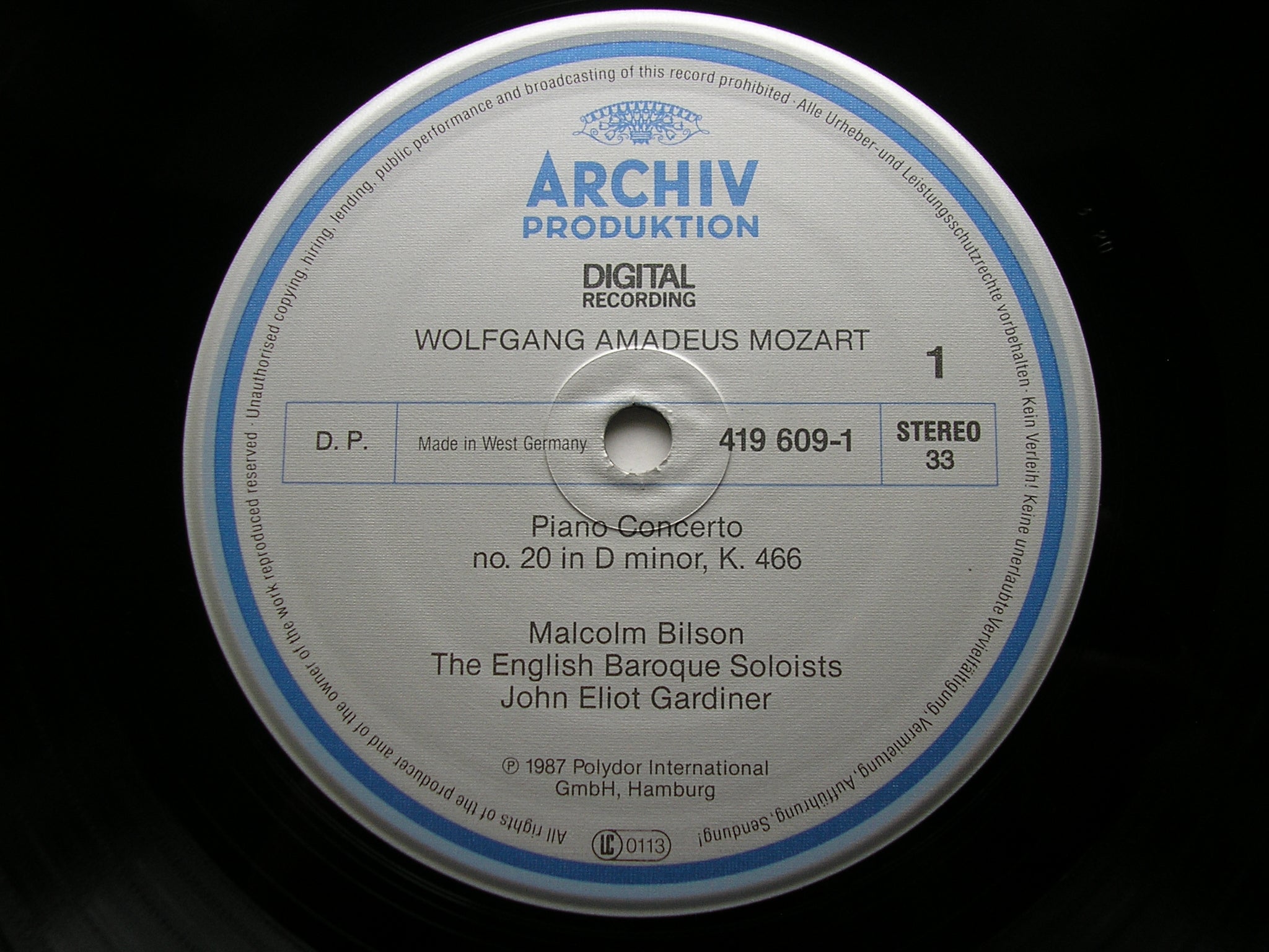 MOZART: THE PIANO CONCERTOS     MALCOLM BILSON / ENGLISH BAROQUE SOLOISTS / GARDINER     DG ARCHIV    8 LP + 2 CD