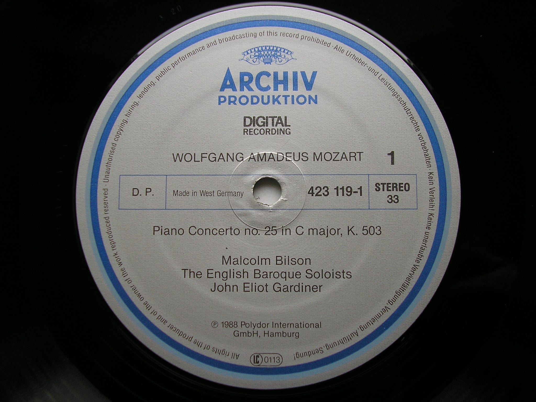 MOZART: THE PIANO CONCERTOS     MALCOLM BILSON / ENGLISH BAROQUE SOLOISTS / GARDINER     DG ARCHIV    8 LP + 2 CD