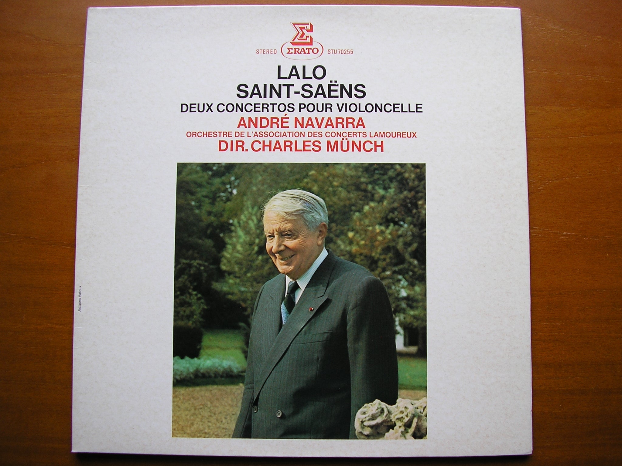 LALO & SAINT-SAENS: CELLO CONCERTOS     NAVARRA / LAMOUREUX ORCHESTRA /  MUNCH     STU 70255