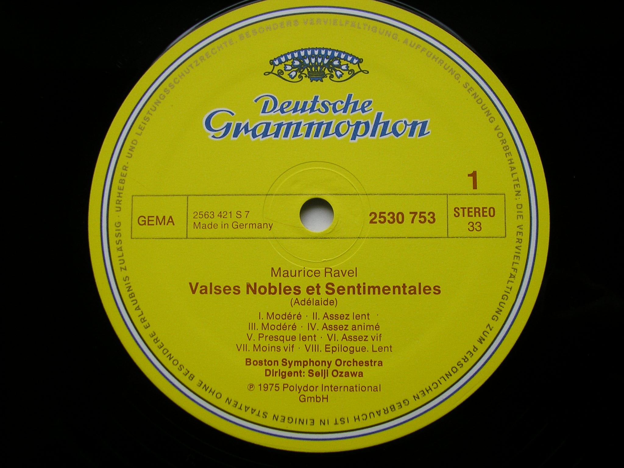 RAVEL: VALSES NOBLES ET SENTIMENTALES / PAVANE / ALBORADA DEL GRACIOSO      OZAWA / BOSTON SYMPHONY ORCHESTRA    2530 753