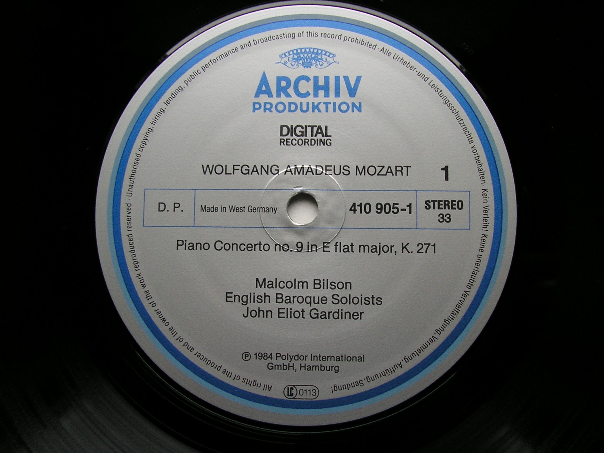 MOZART:  PIANO CONCERTOS Nos. 9 & 11     BILSON / ENGLISH BAROQUE SOLOISTS / GARDINER    410 905