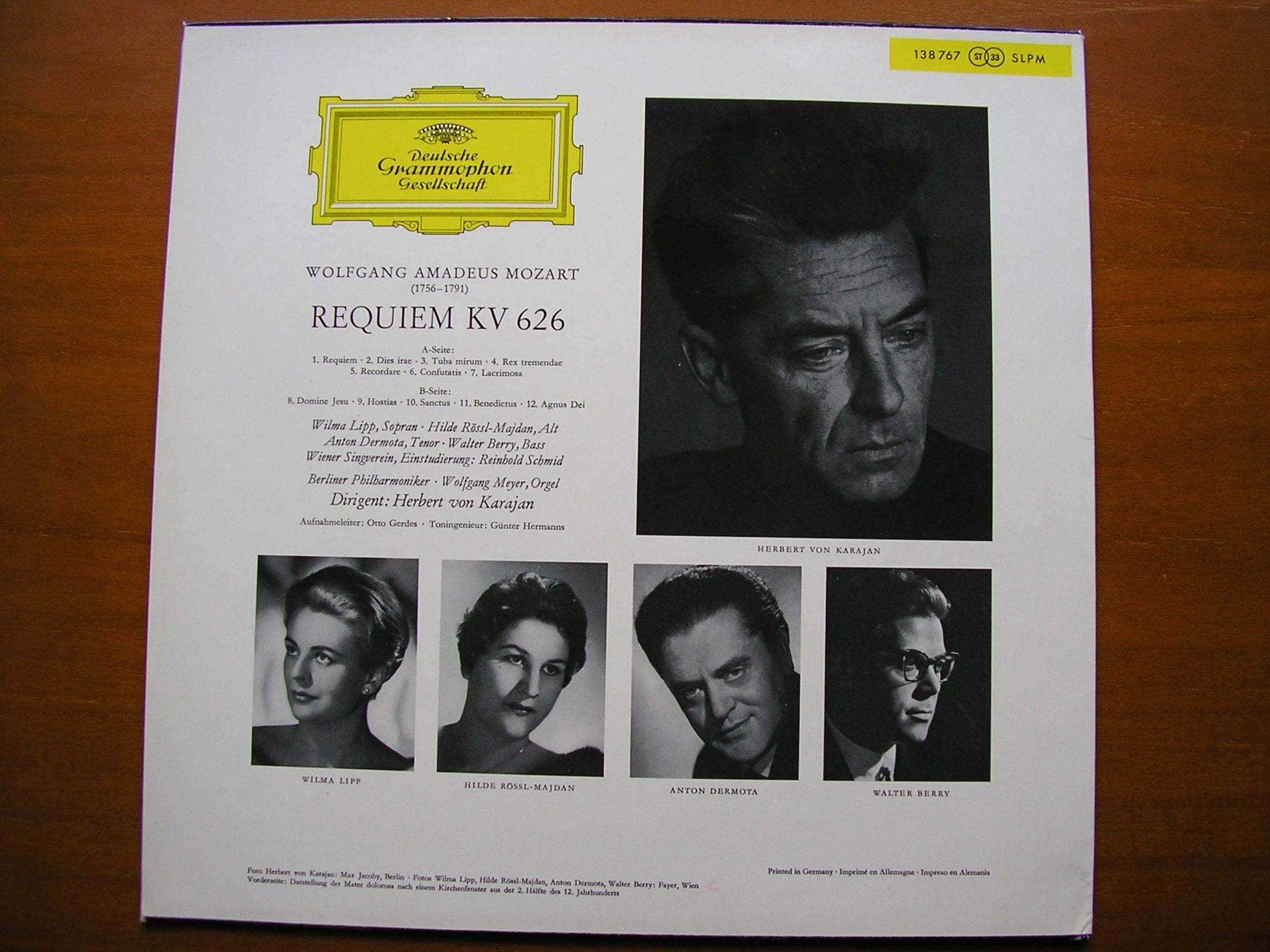 MOZART: REQUIEM     SOLOISTS / BERLIN PHILHARMONIC / KARAJAN     138 767