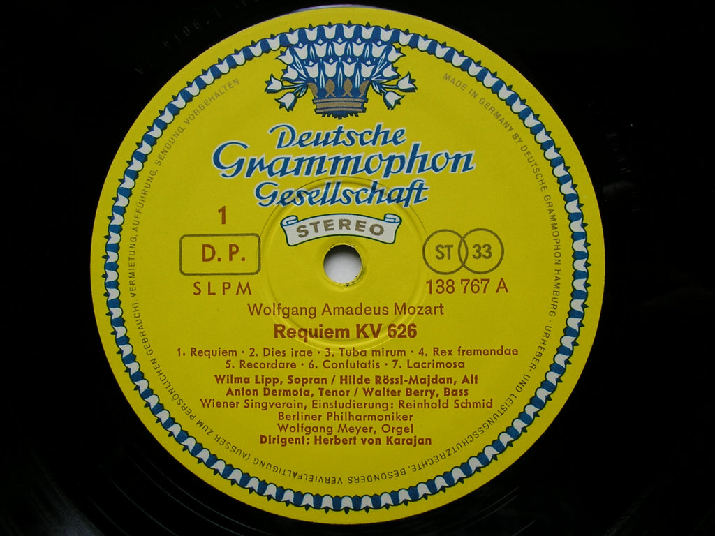 MOZART: REQUIEM     SOLOISTS / BERLIN PHILHARMONIC / KARAJAN     138 767