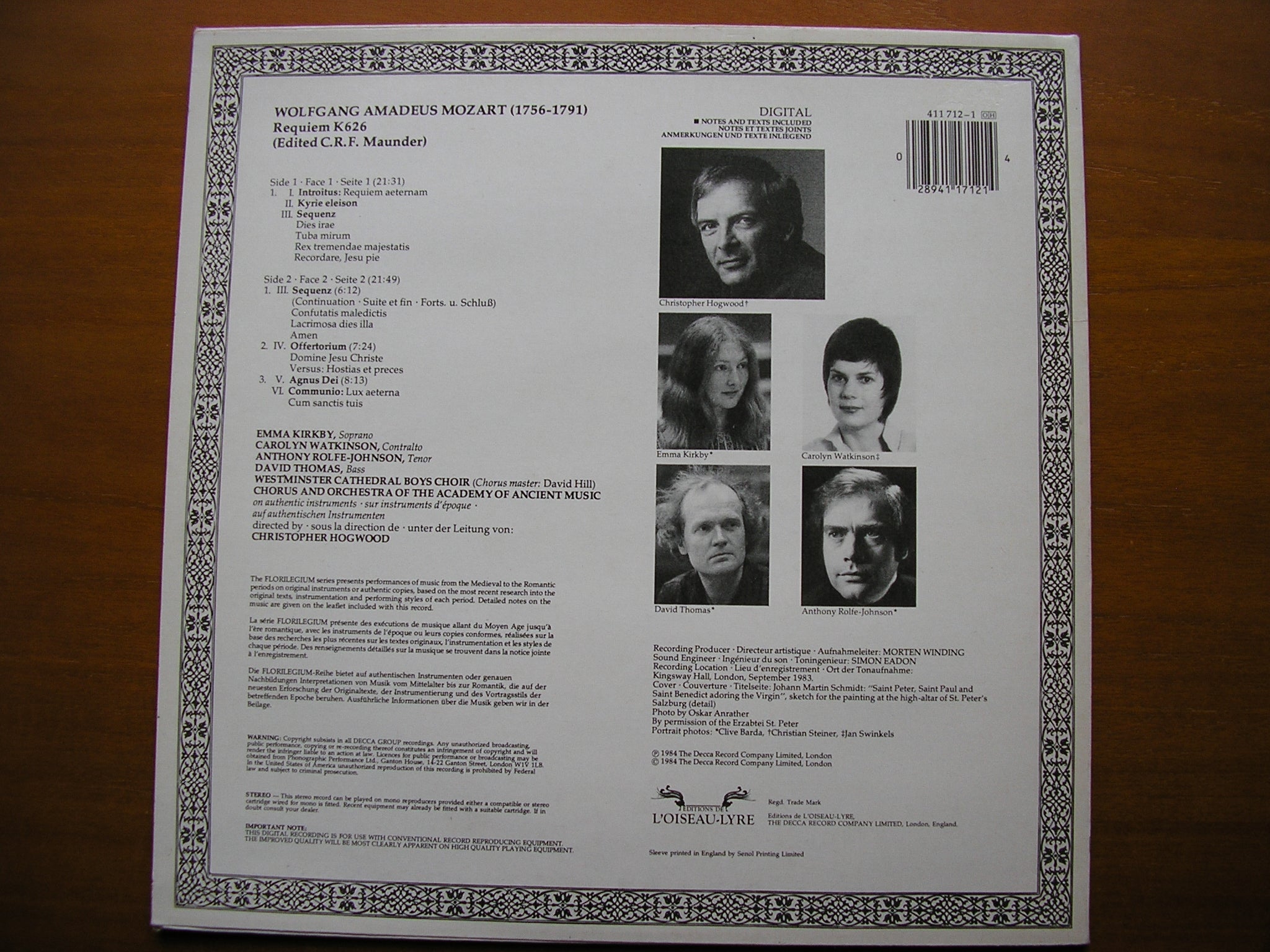 MOZART: REQUIEM     SOLOISTS / THE ACADEMY OF ANCIENT MUSIC / HOGWOOD    411 712