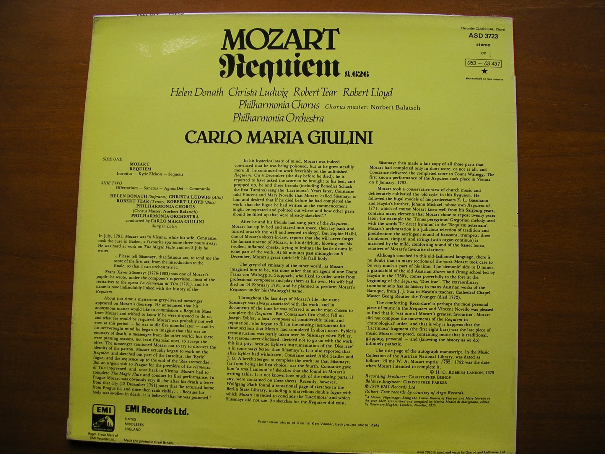 MOZART: REQUIEM      SOLOISTS / PHILHARMONIA / GIULINI      ASD 3723