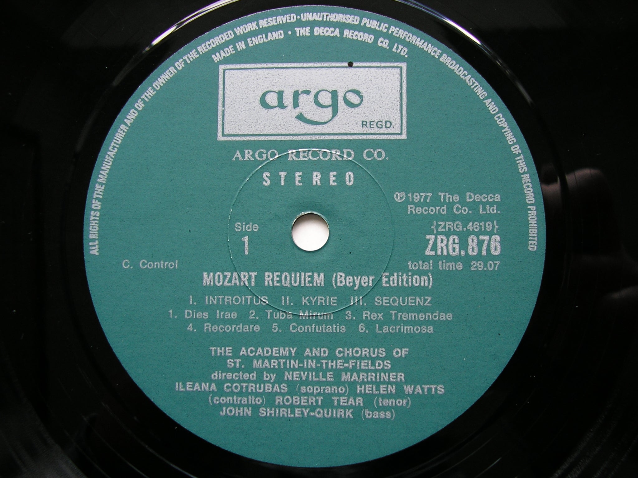 MOZART: REQUIEM     SOLOISTS / ACADEMY OF ST MARTIN IN THE FIELDS / MARRINER     ZRG 876