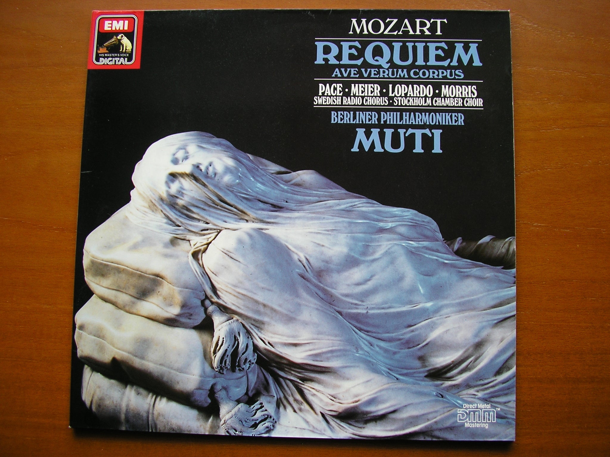 MOZART: REQUIEM / AVE VERUM CORPUS     SOLOISTS / BERLIN PHILHARMONIC / MUTI     7 49640