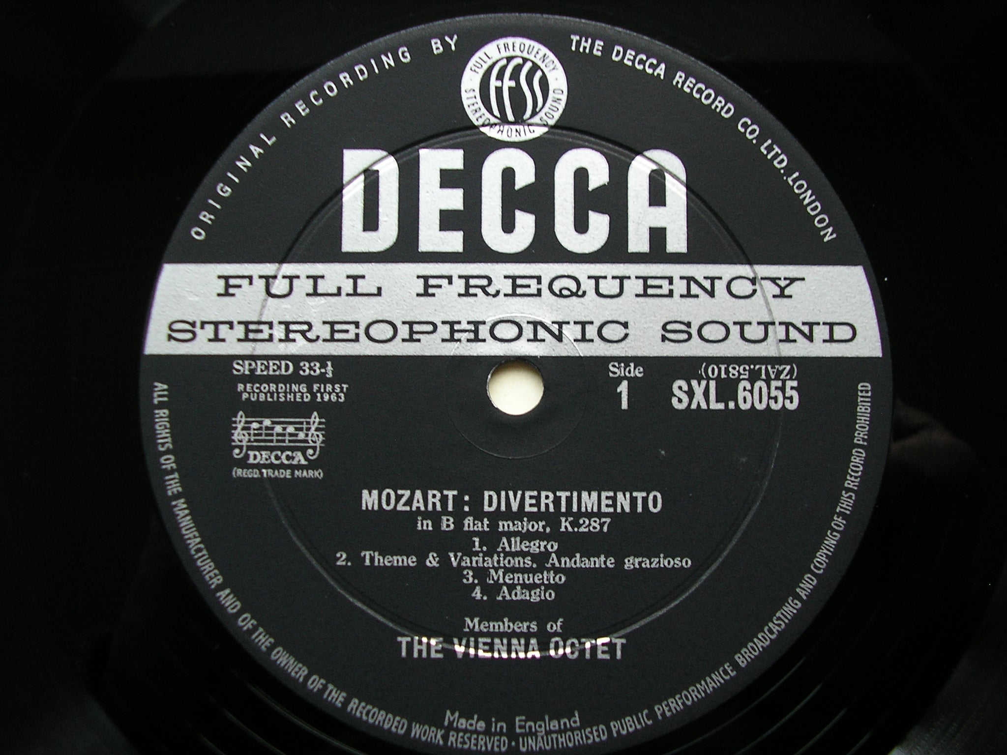 SXL 6055  MOZART: DIVERTIMENTO in B / MICHAEL HAYDN: DIVERTIMENTO in G     MEMBERS OF VIENNA OCTET     ED1