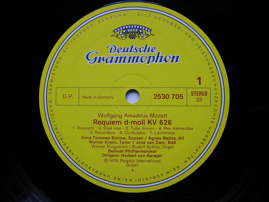 MOZART: REQUIEM      SOLOISTS / BERLIN PHILHARMONIC / KARAJAN      2530 705