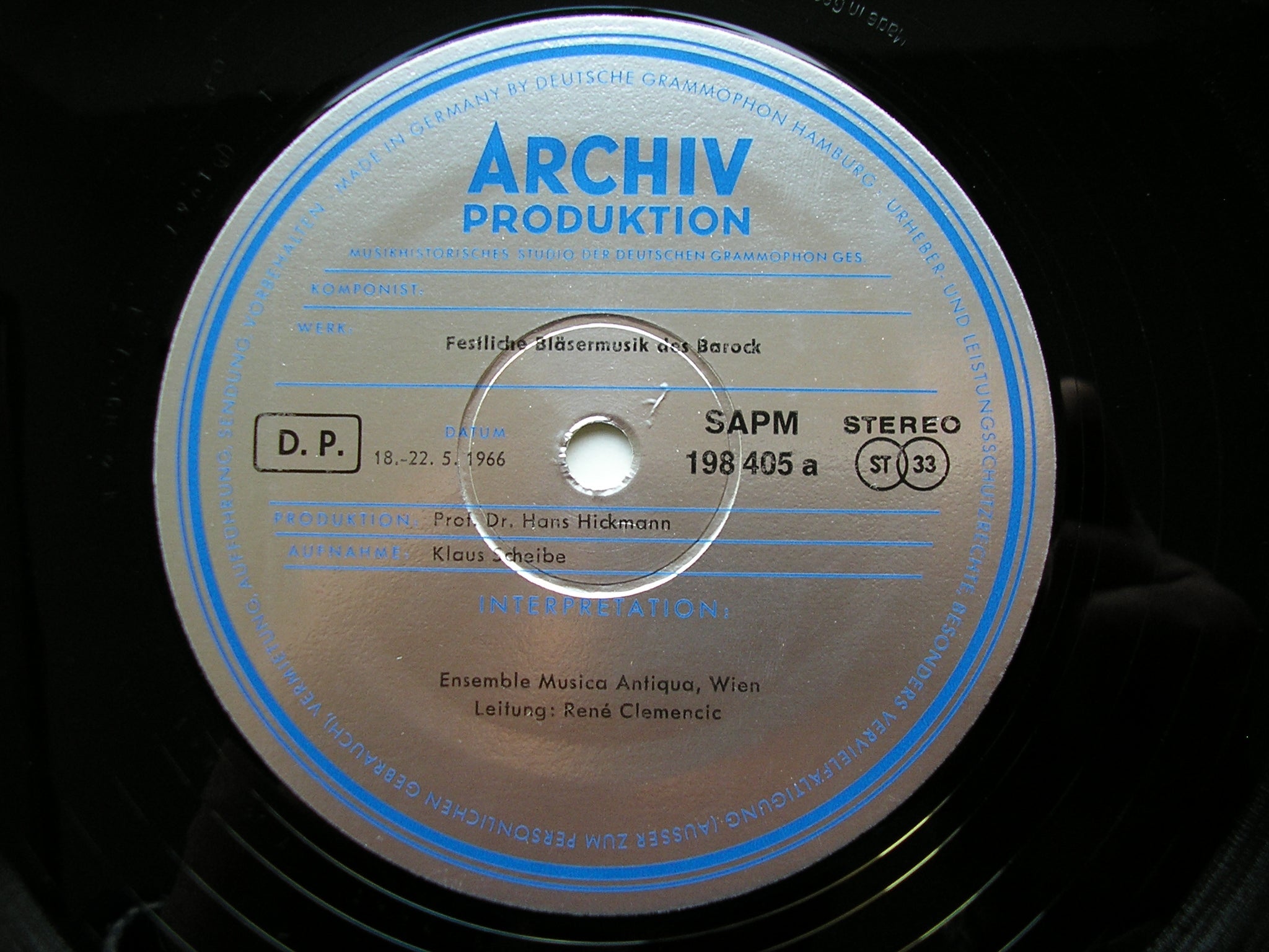 FESTIVE BAROQUE MUSIC FOR WINDS      MUSICA ANTIQUA / CLEMENCIC      198 405