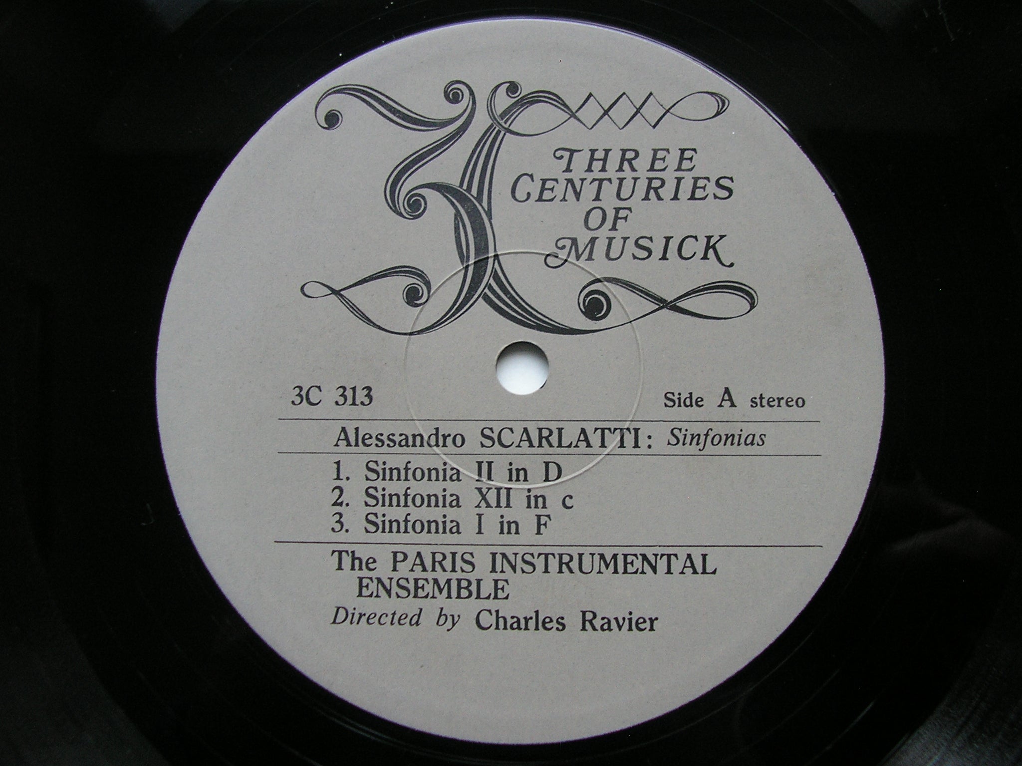 ALESSANDRO SCARLATTI: SIX SYMPHONIES      RAVIER / THE PARIS INSTRUMENTAL ENSEMBLE      3C 313