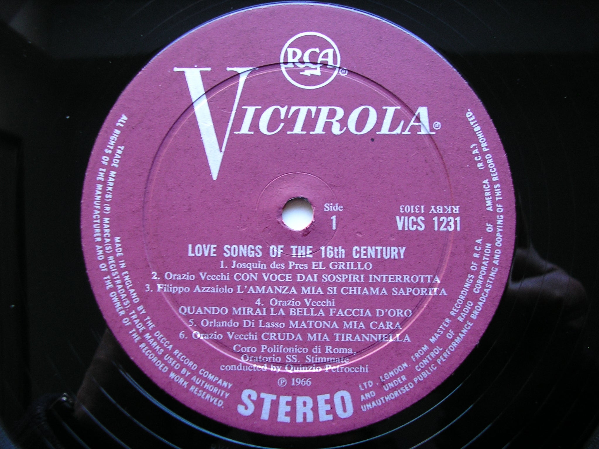 LOVE SONGS OF THE 16th CENTURY: JOSQUIN / VECCHI / DONATO /  DI LASSO / PALESTRINA / GASTOLDI     CHOIR / PETROCCHI     VICS 1231