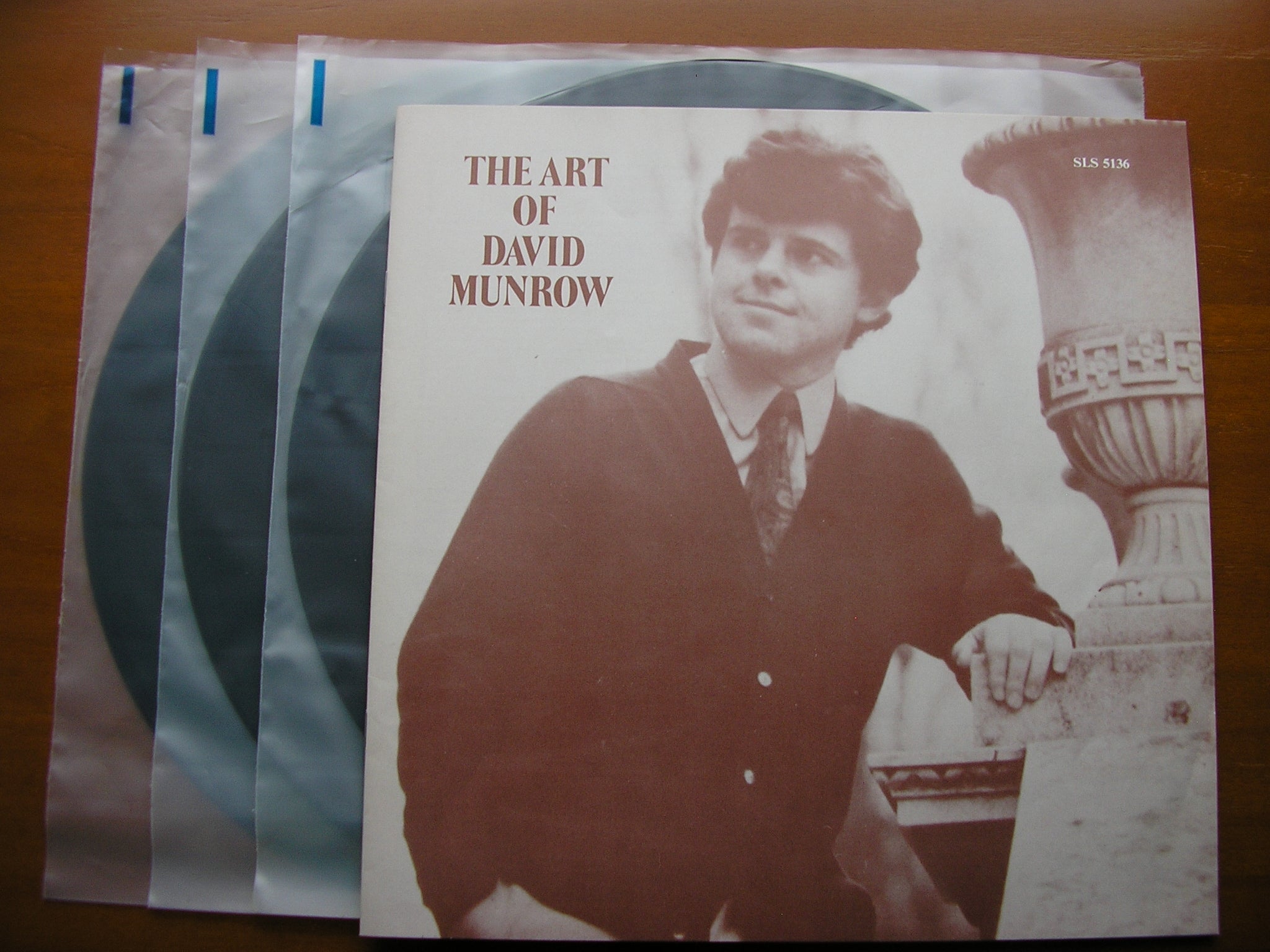 THE ART OF DAVID MUNROW: A conspectus of his career across 5 years of recordings with EMI       3 LP      SLS 5136