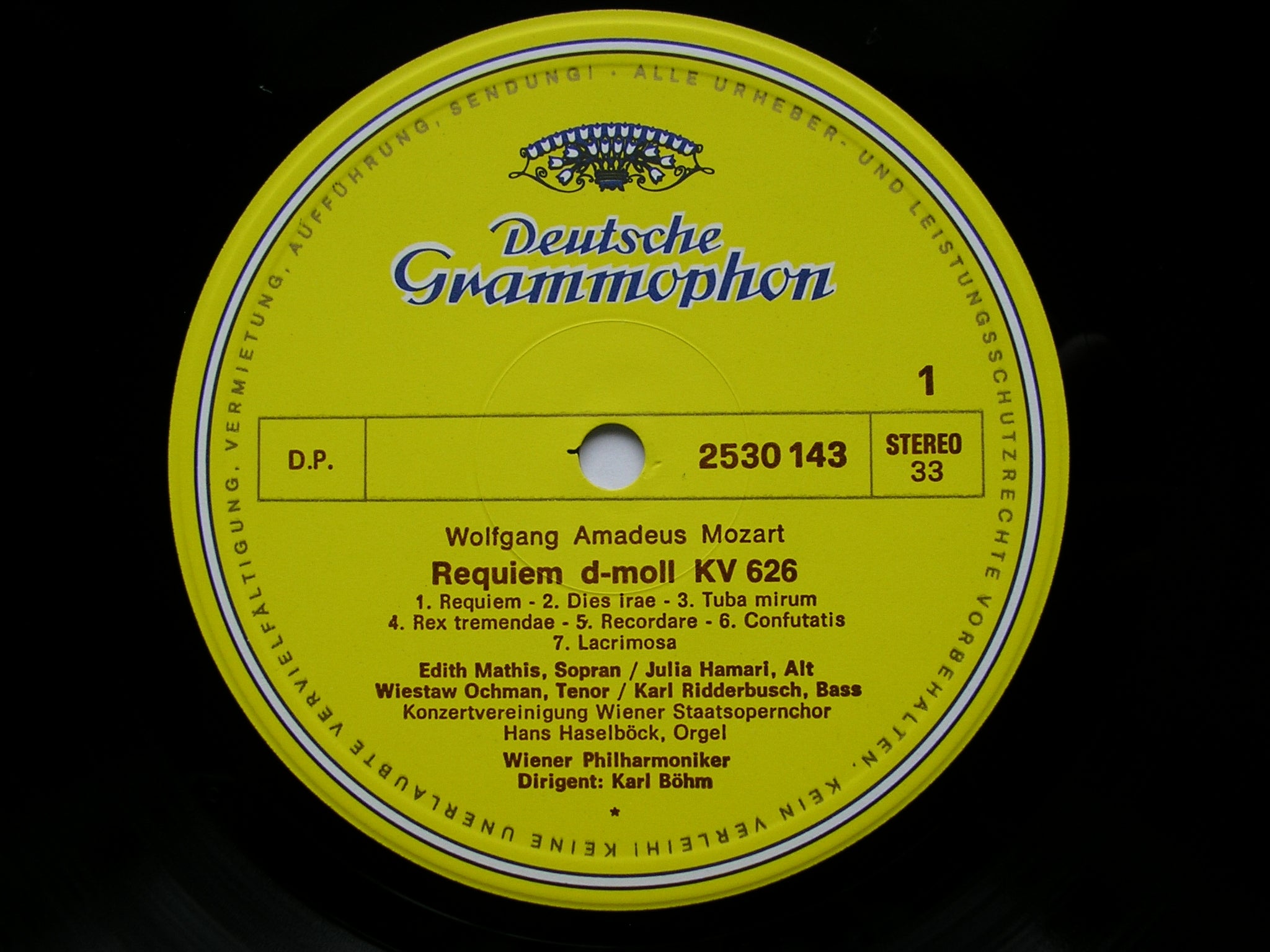 MOZART: REQUIEM    SOLOISTS / VIENNA PHILHARMONIC / BOHM      2530 143