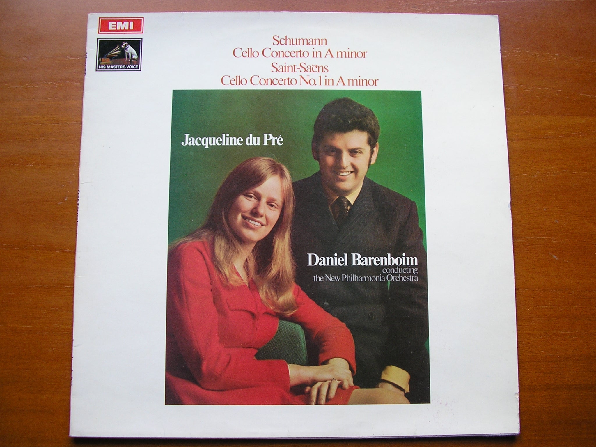 SCHUMANN: CELLO CONCERTO / SAINT-SAENS: CELLO CONCERTO No. 1      DU PRE / NEW PHILHARMONIA / BARENBOIM    ASD 2498