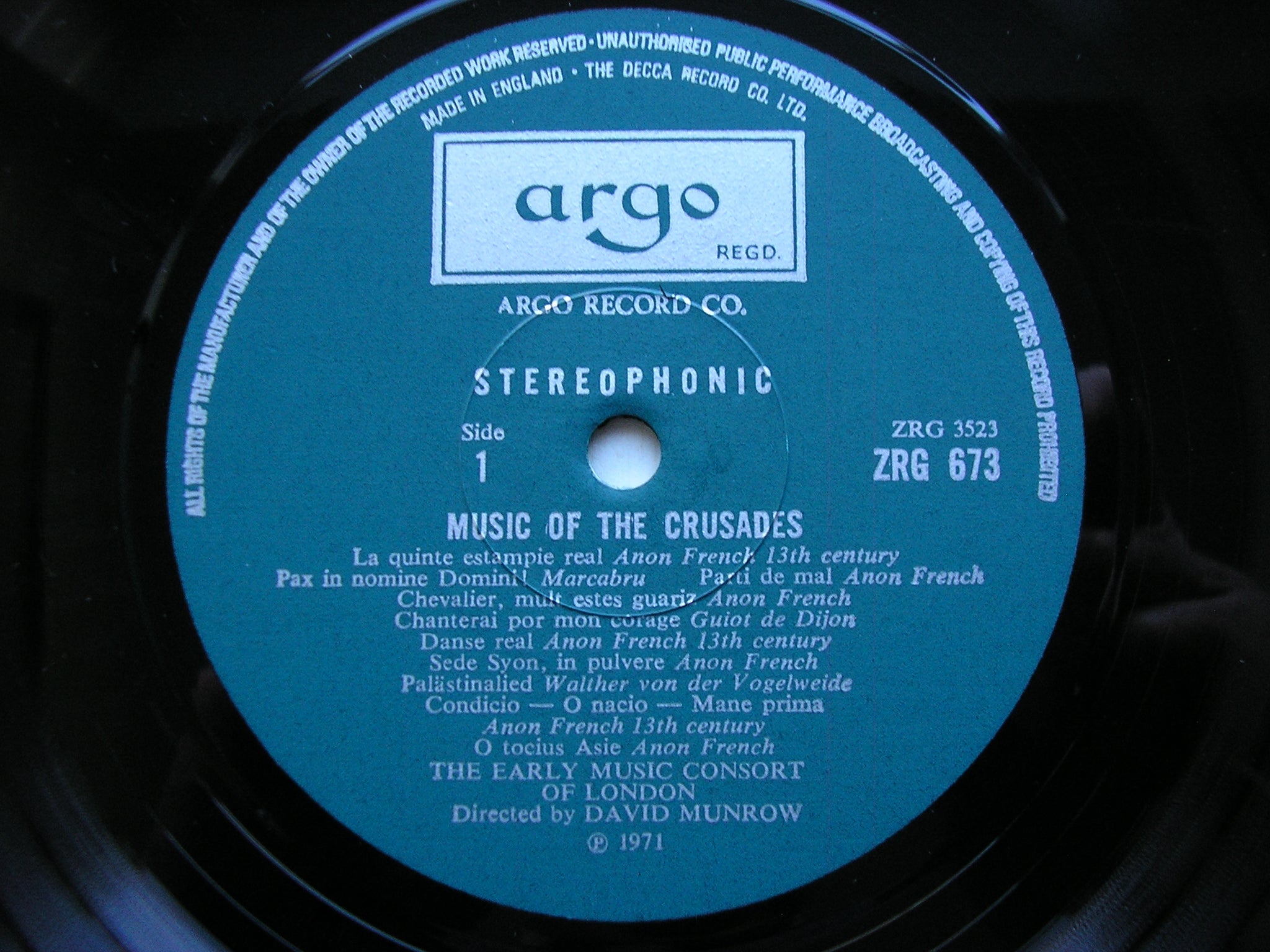 MUSIC OF THE CRUSADES: Songs of Love and War   THE EARLY MUSIC CONSORT OF LONDON / MUNROW     ZRG 673