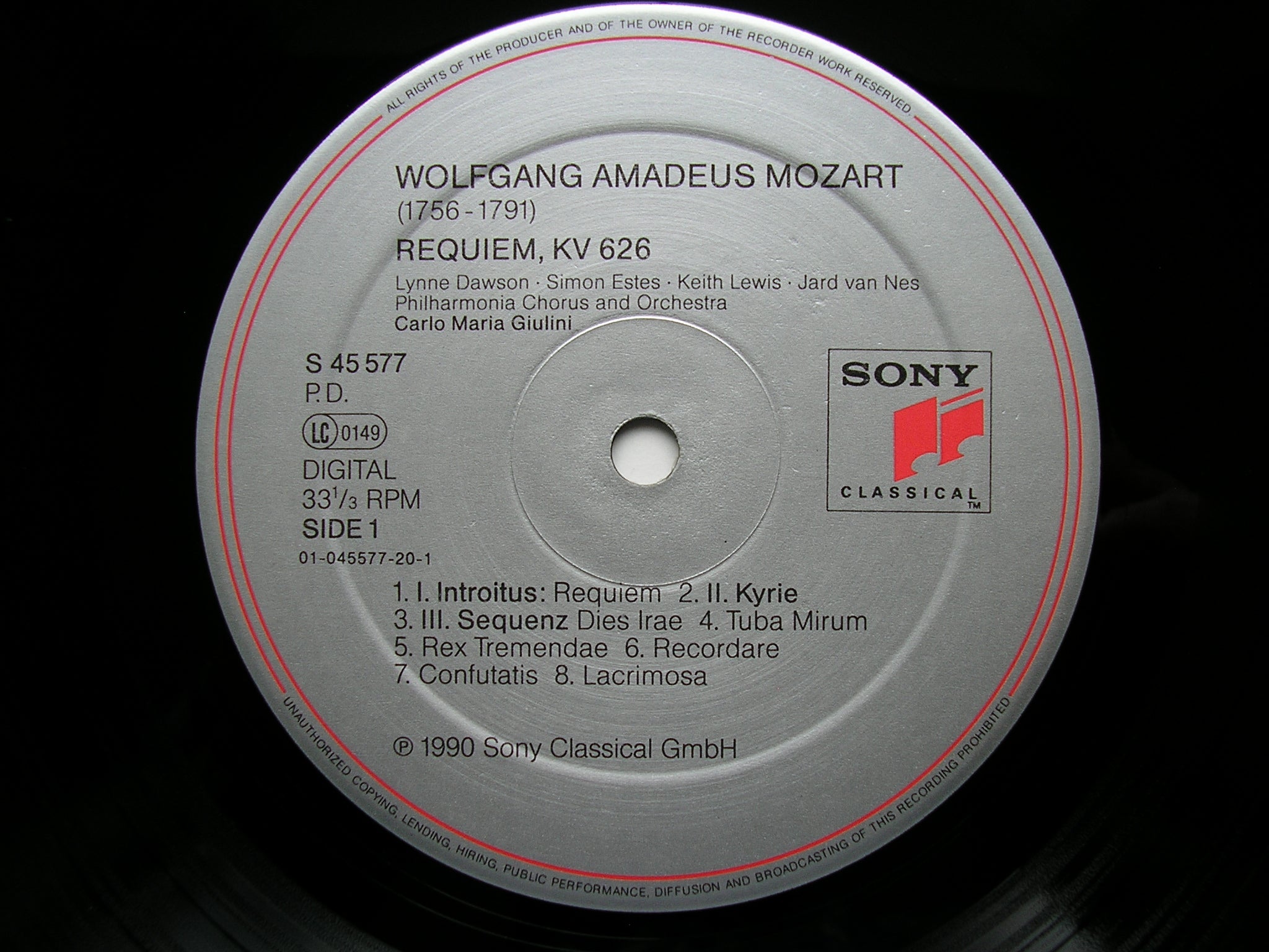 MOZART: REQUIEM    SOLOISTS / PHILHARMONIA / GIULINI      S 45577