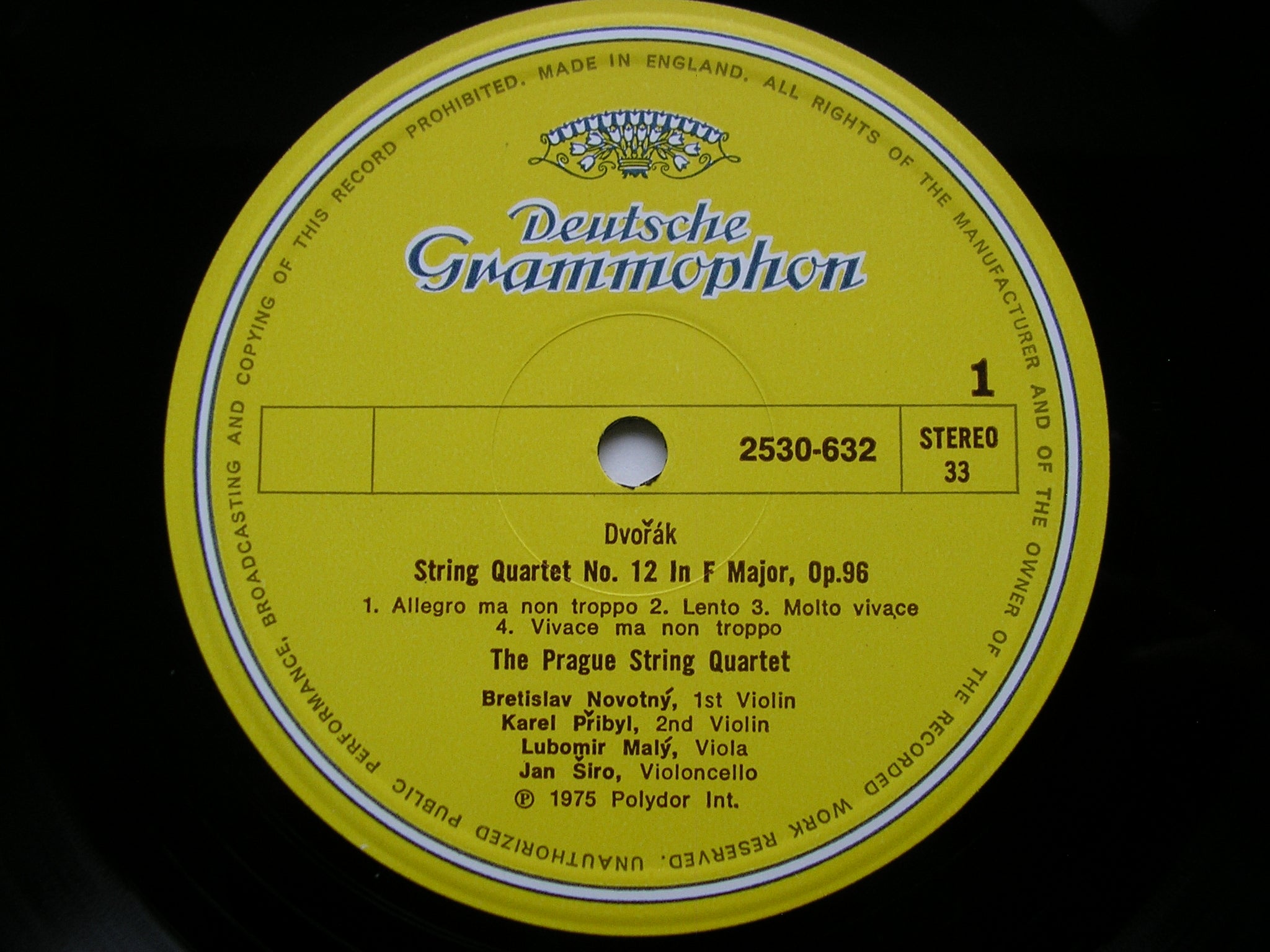 DVORAK: STRING QUARTETS in F Op. 96 / in A Op. 105     PRAGUE STRING QUARTET    2530 632