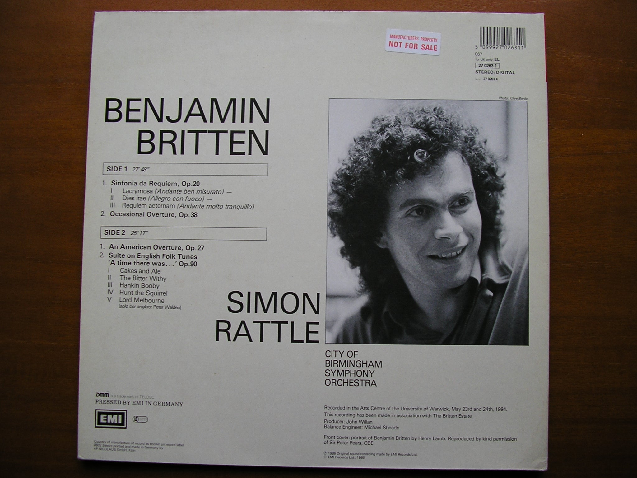 BRITTEN: SINFONIA DA REQUIEM / TWO OVERTURES / SUITE ON ENGLISH FOLK TUNES    RATTLE / CITY OF BIRMINGHAM SYMPHONY   27 0263