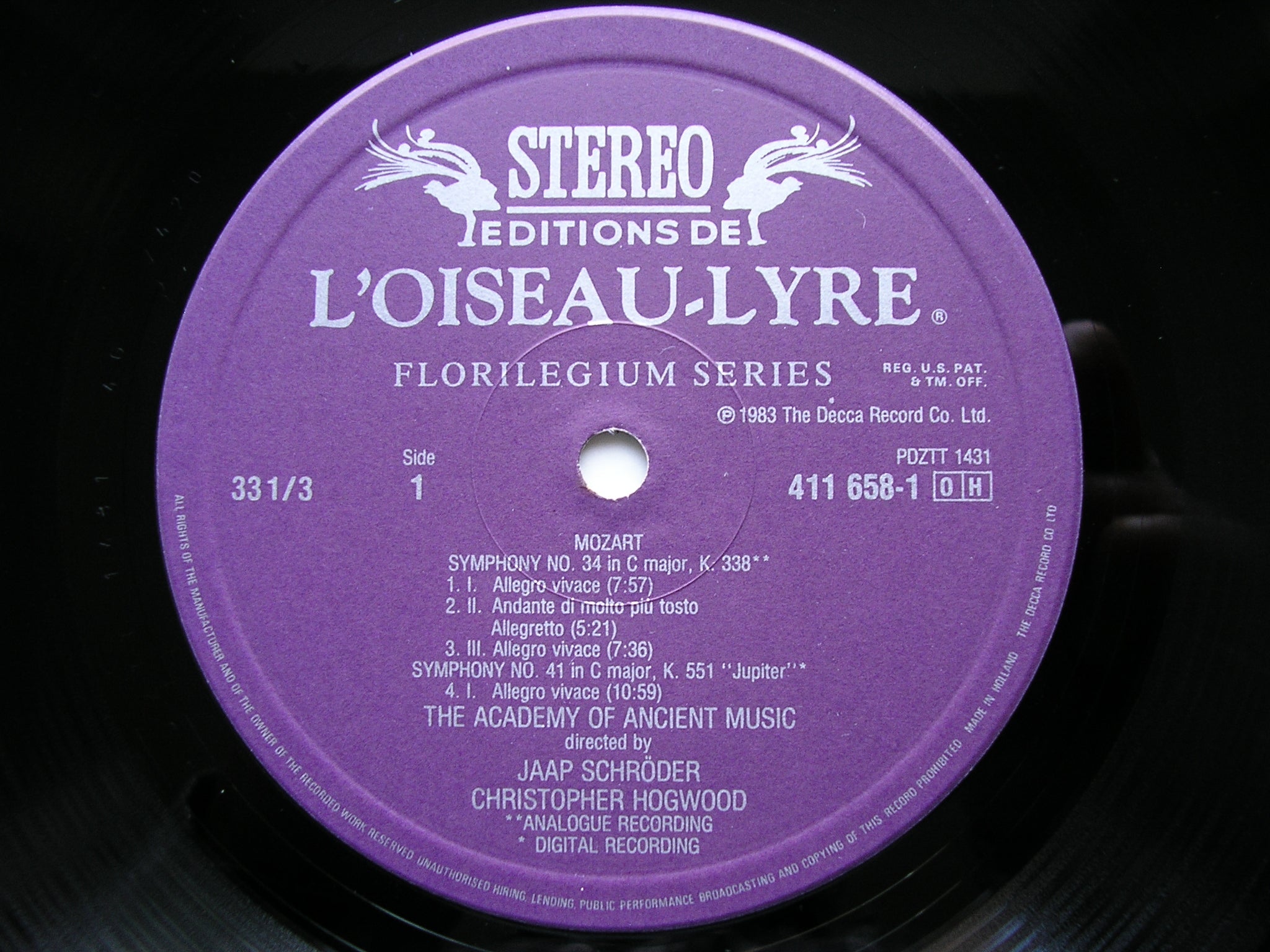 MOZART: SYMPHONY No. 41 'Jupiter'      HOGWOOD / ACADEMY OF ANCIENT MUSIC    411 658