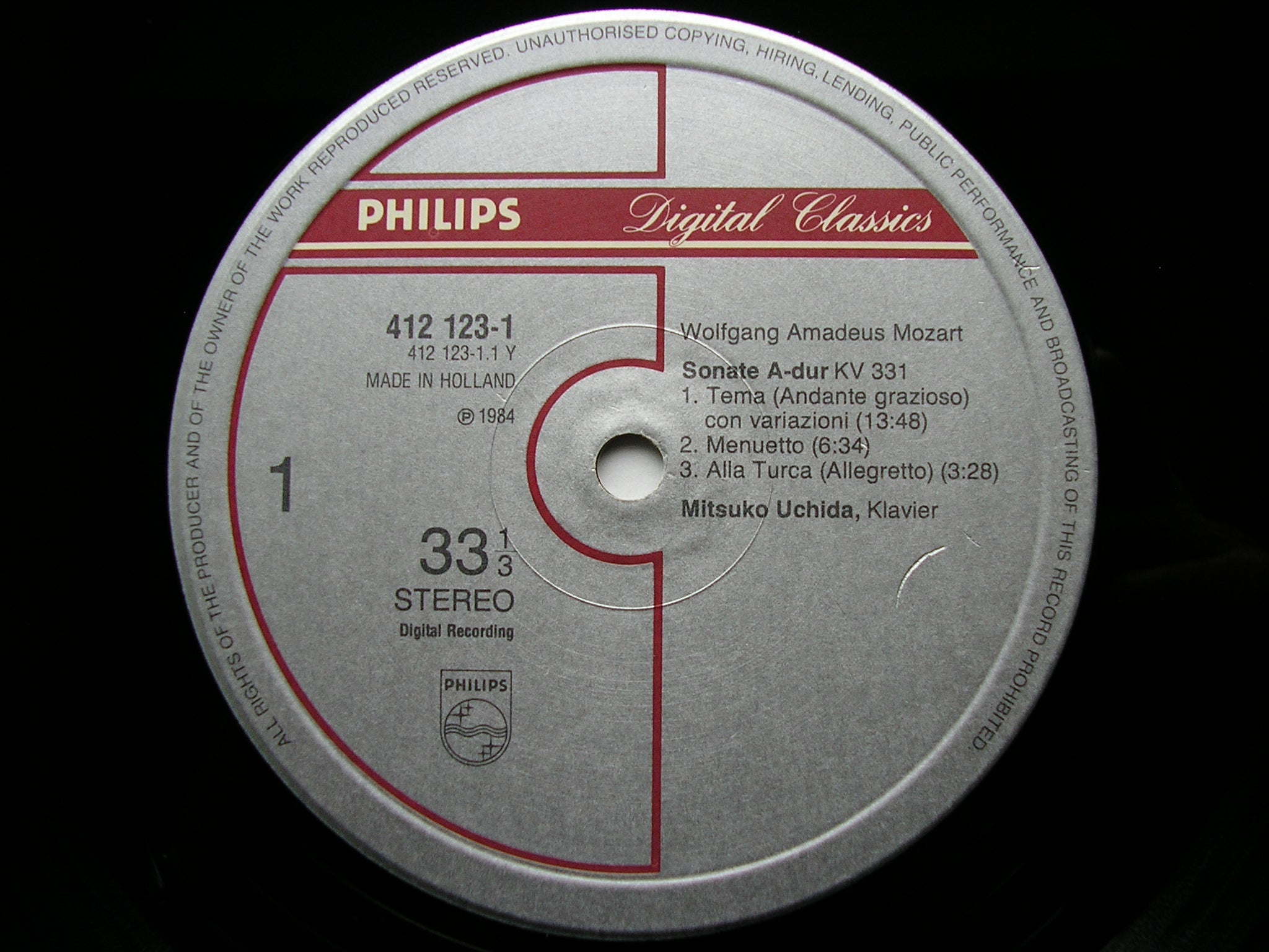 MOZART: PIANO SONATAS  K331 in A / K332 in F / FANTASIA  K397       MITSUKO UCHIDA     412 123