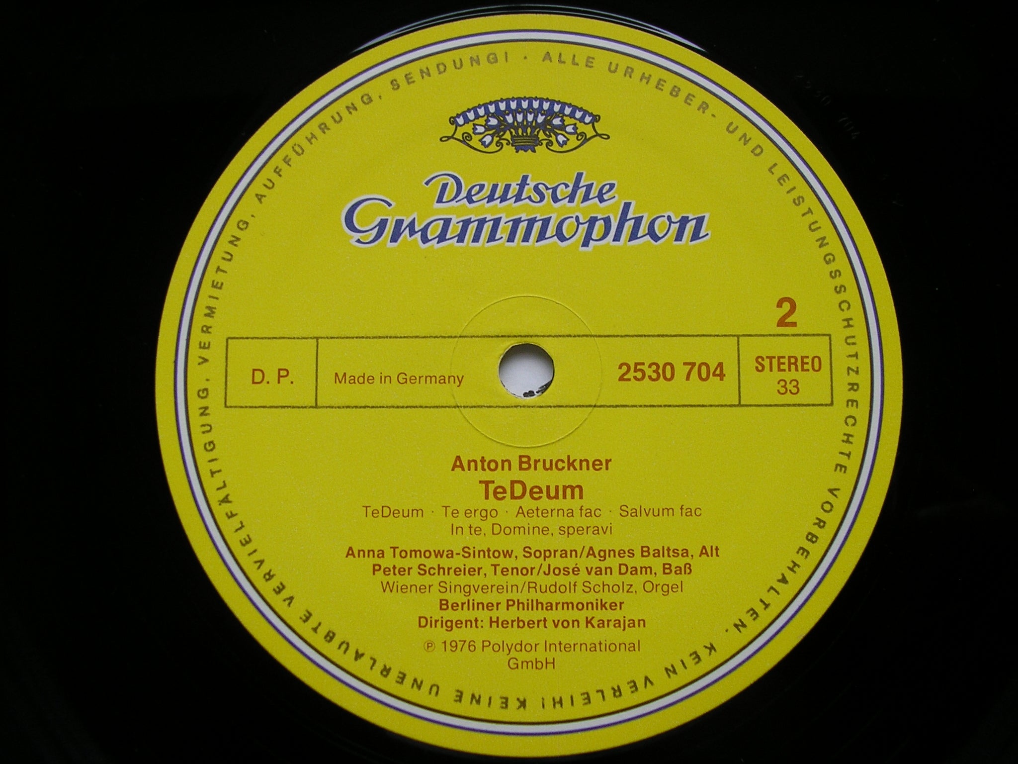 BRUCKNER: TE DEUM / MOZART: CORONATION MASS      SOLOISTS / BERLIN PHILHARMONIC / KARAJAN      2530 704