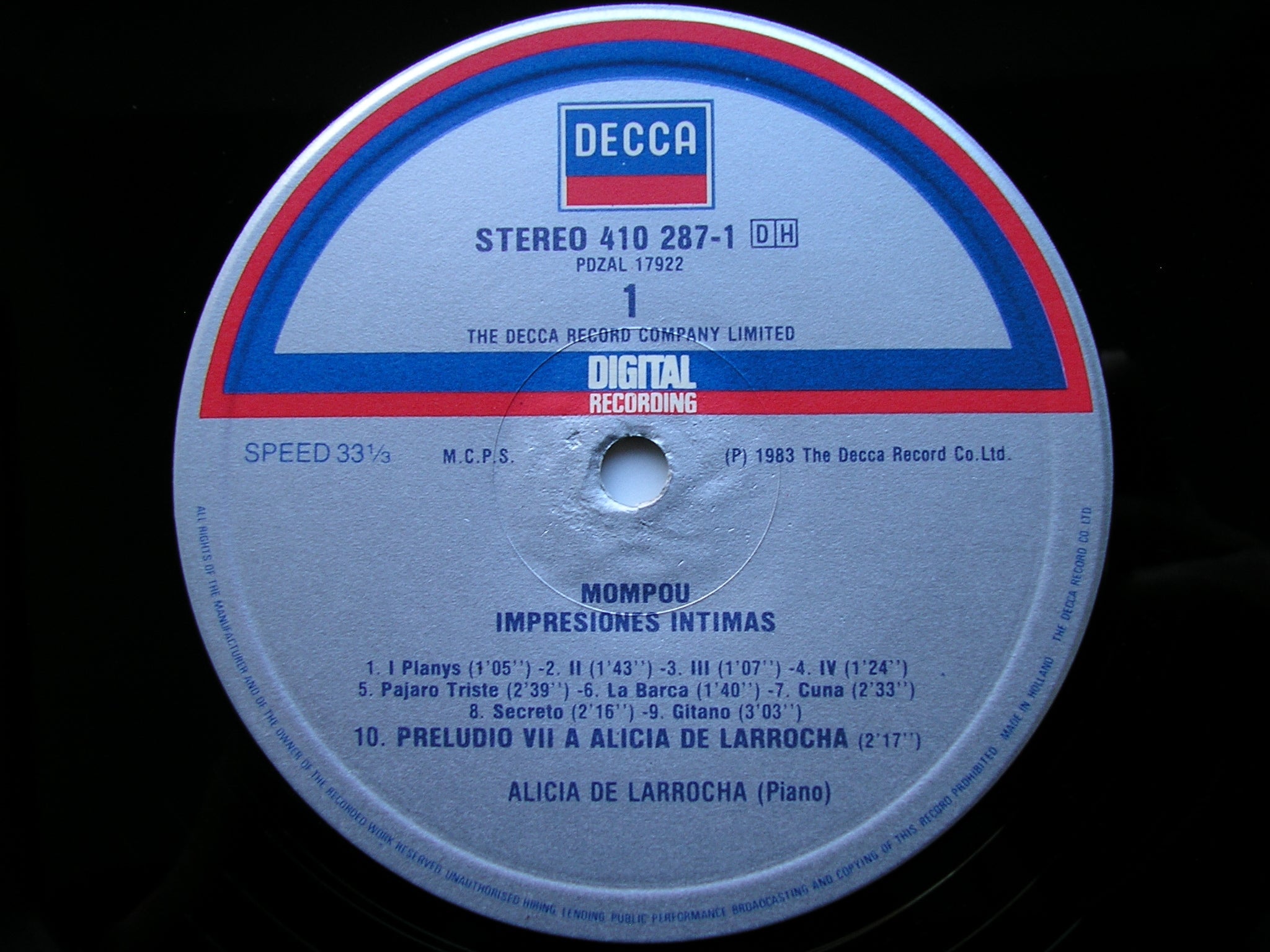 MOMPOU: PIANO MUSIC      ALICIA DE LARROCHA      410 287