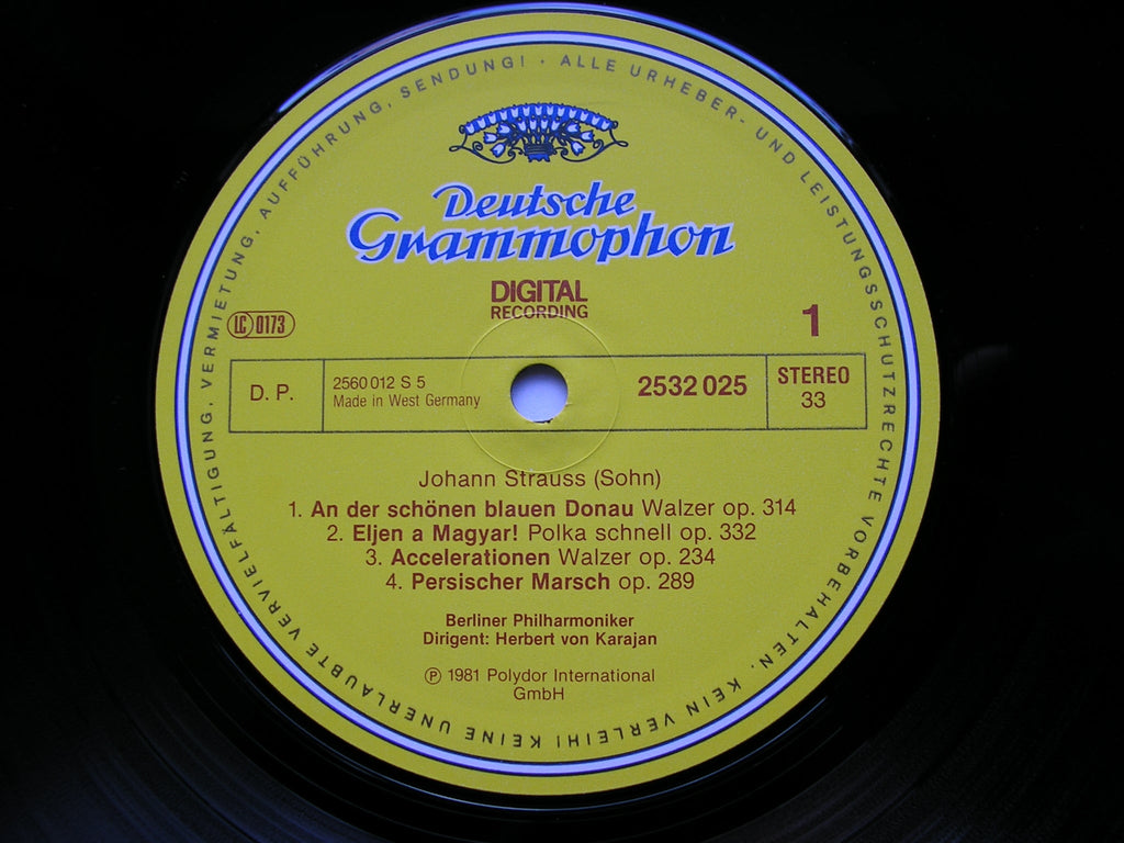 JOHANN STRAUSS: THE BLUE DANUBE      KARAJAN / BERLIN PHILHARMONIC     2532 025