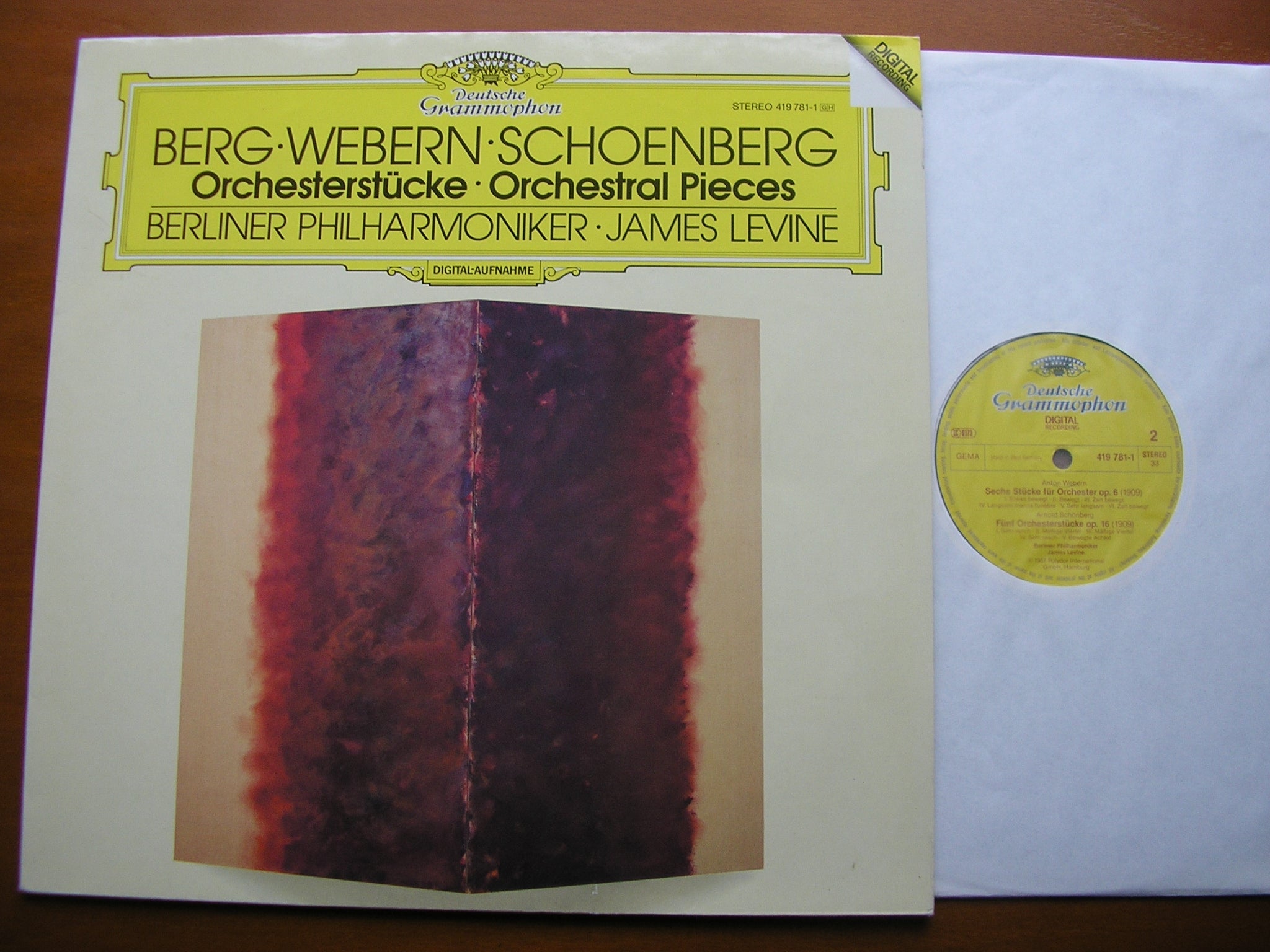 BERG / SCHOENBERG / WEBERN: ORCHESTRAL PIECES    LEVINE / BERLIN PHILHARMONIC   419 781