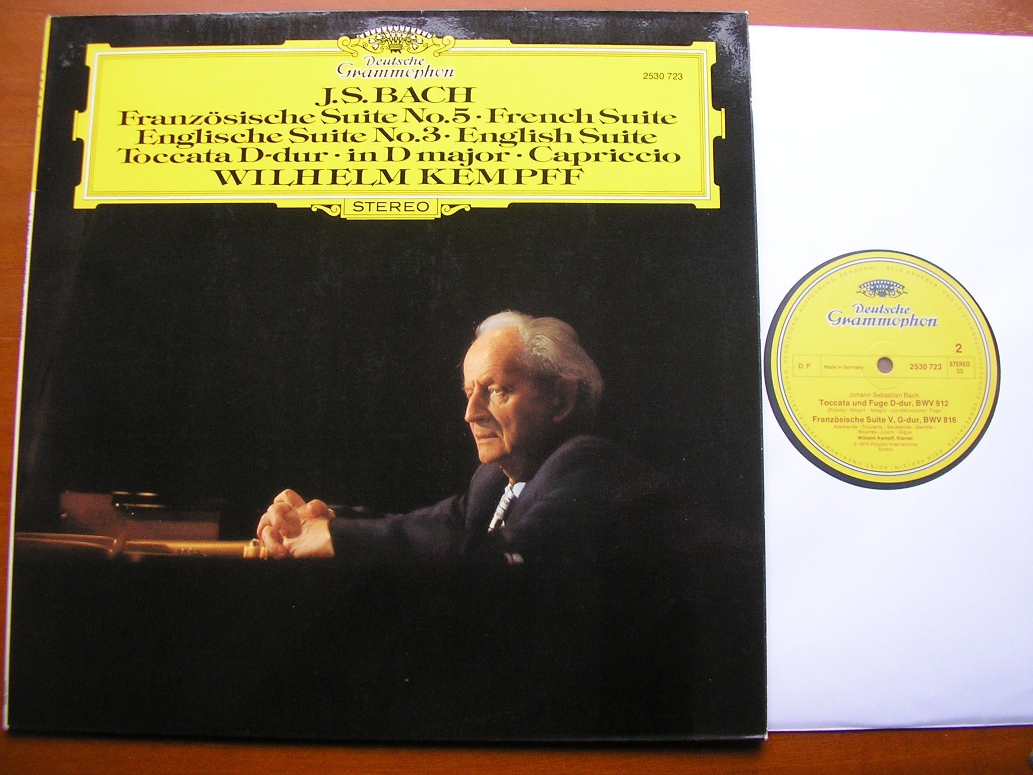 BACH: FRENCH SUITE No. 5 / ENGLSH SUITE No. 3  / TOCCATA     WILHELM KEMPFF   2530 723