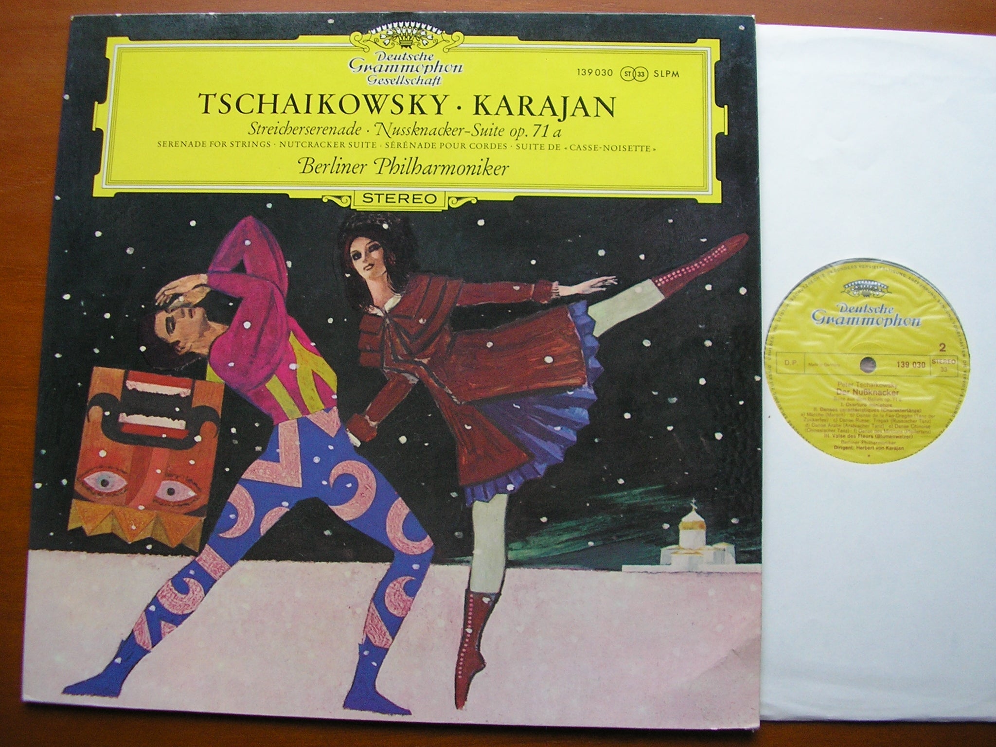 TCHAIKOVSKY: SERENADE FOR STRINGS / NUTCRACKER Suite    KARAJAN /BERLIN PHILHARMONIC    139 030
