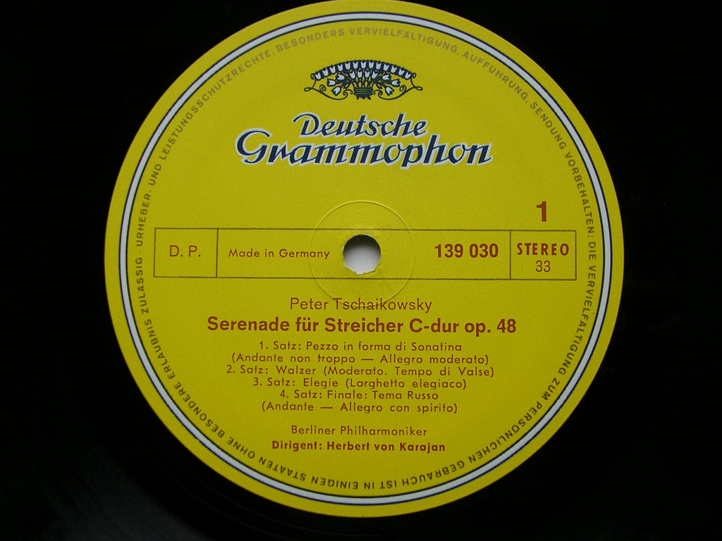 TCHAIKOVSKY: SERENADE FOR STRINGS / NUTCRACKER Suite    KARAJAN /BERLIN PHILHARMONIC    139 030
