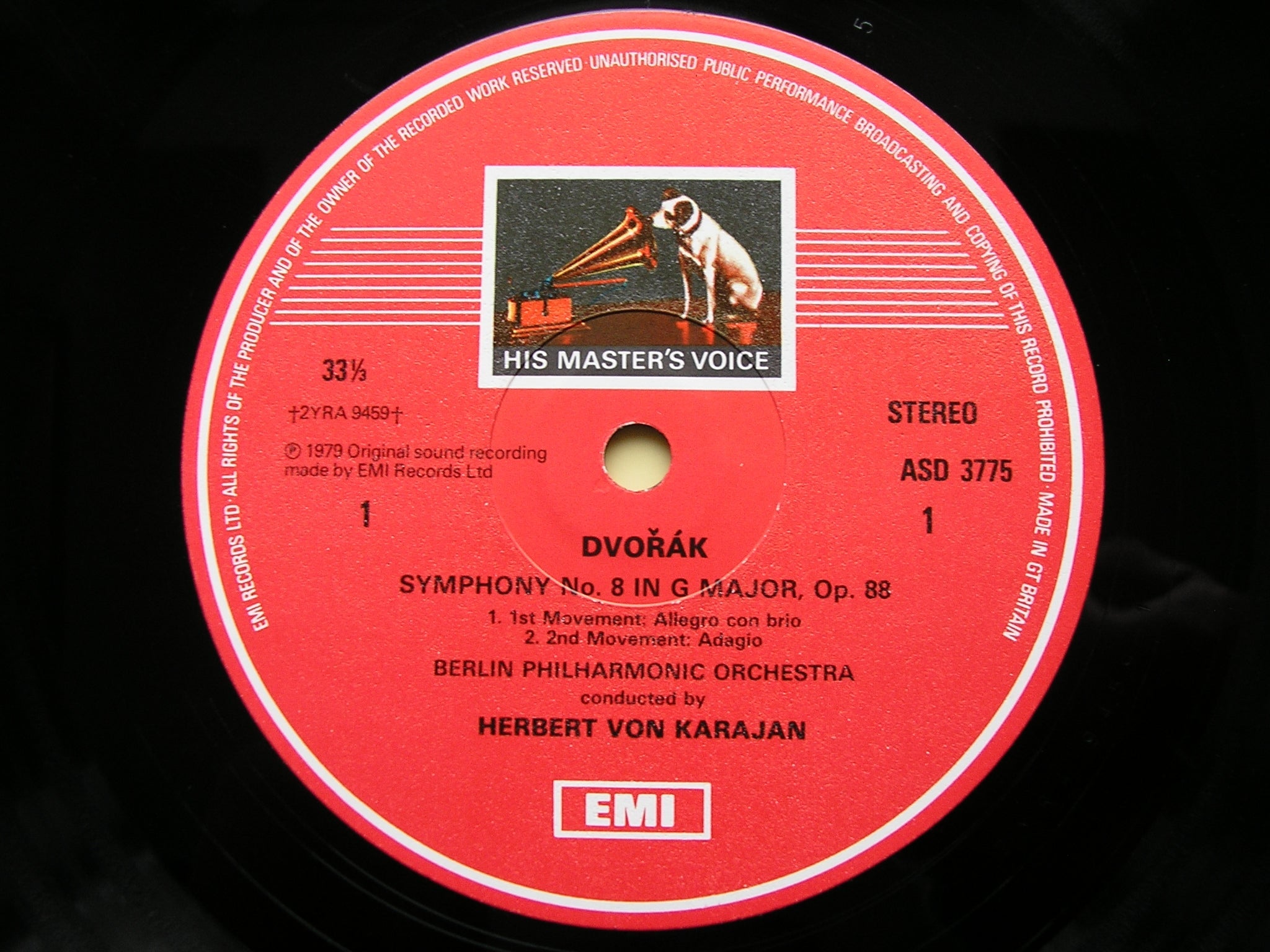 DVORAK: SYMPHONY No. 8 / SLAVONIC DANCE     KARAJAN / BERLIN PHILHARMONIC   ASD 3775