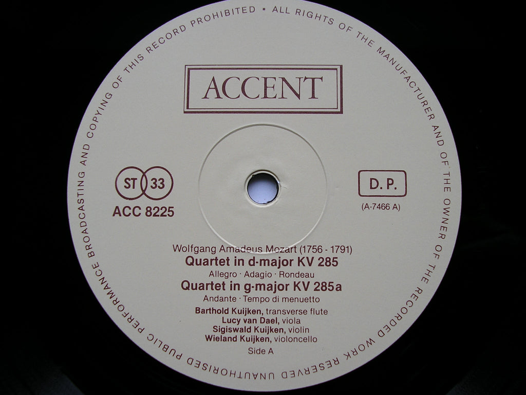 MOZART: FLUTE QUARTETS    KUIJKEN B / VAN DAEL / KUIJKEN W / KUIJKEN S     ACC 8225
