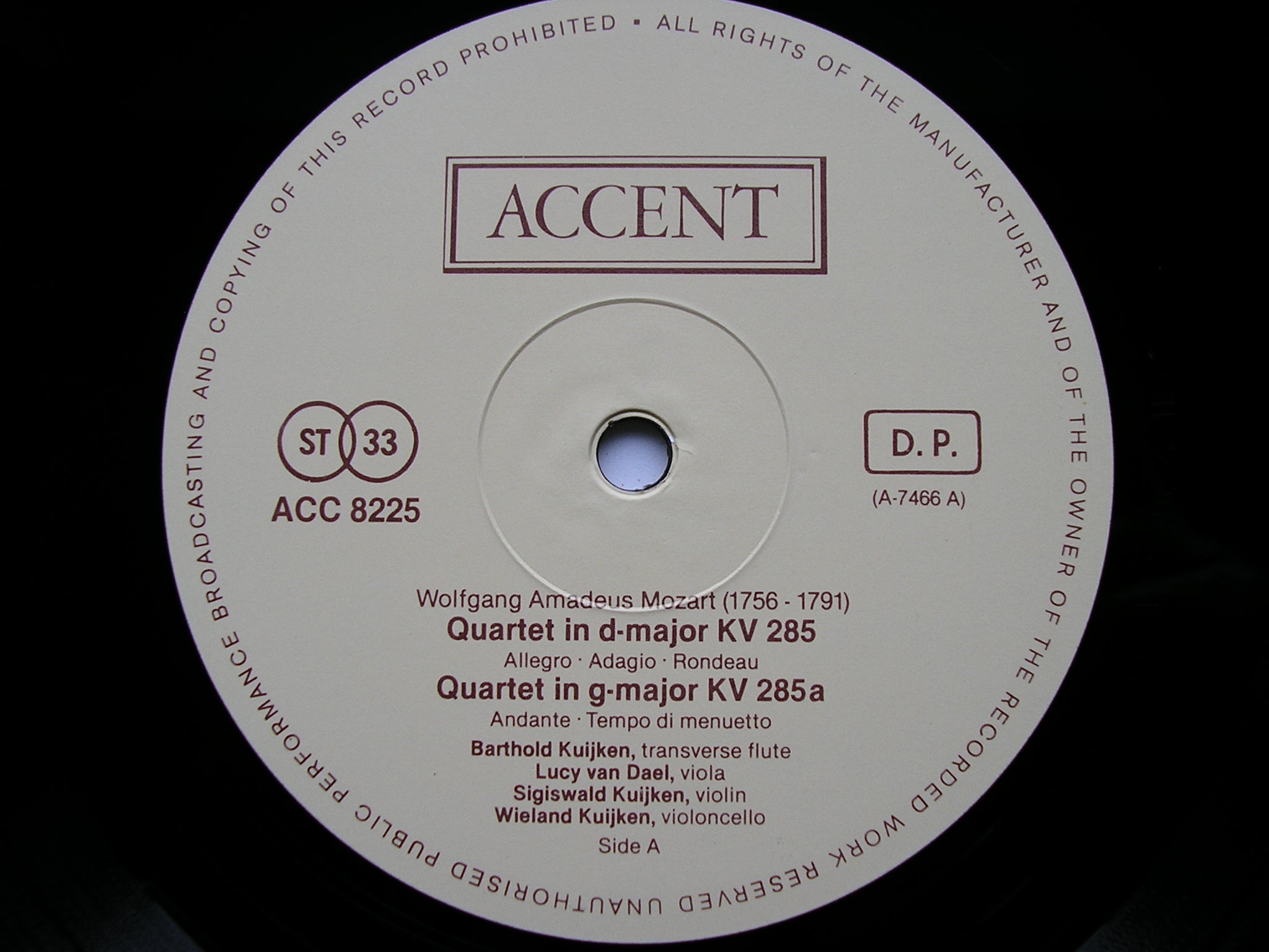 MOZART: FLUTE QUARTETS    KUIJKEN B / VAN DAEL / KUIJKEN W / KUIJKEN S     ACC 8225