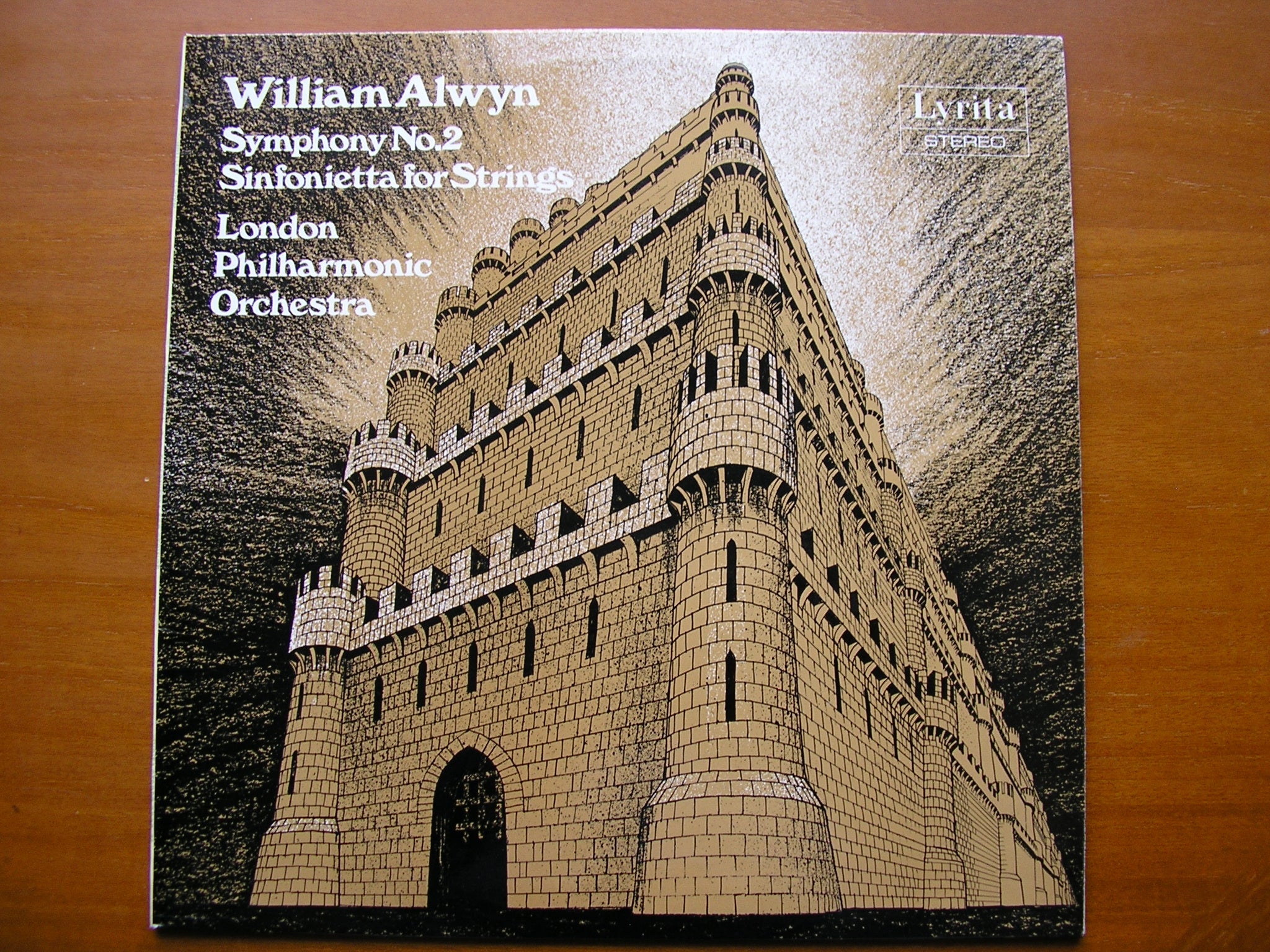 ALWYN: SYMPHONY No. 2 / SINFONIETTA     ALWYN / LONDON PHILHARMONIC     SRCS 85